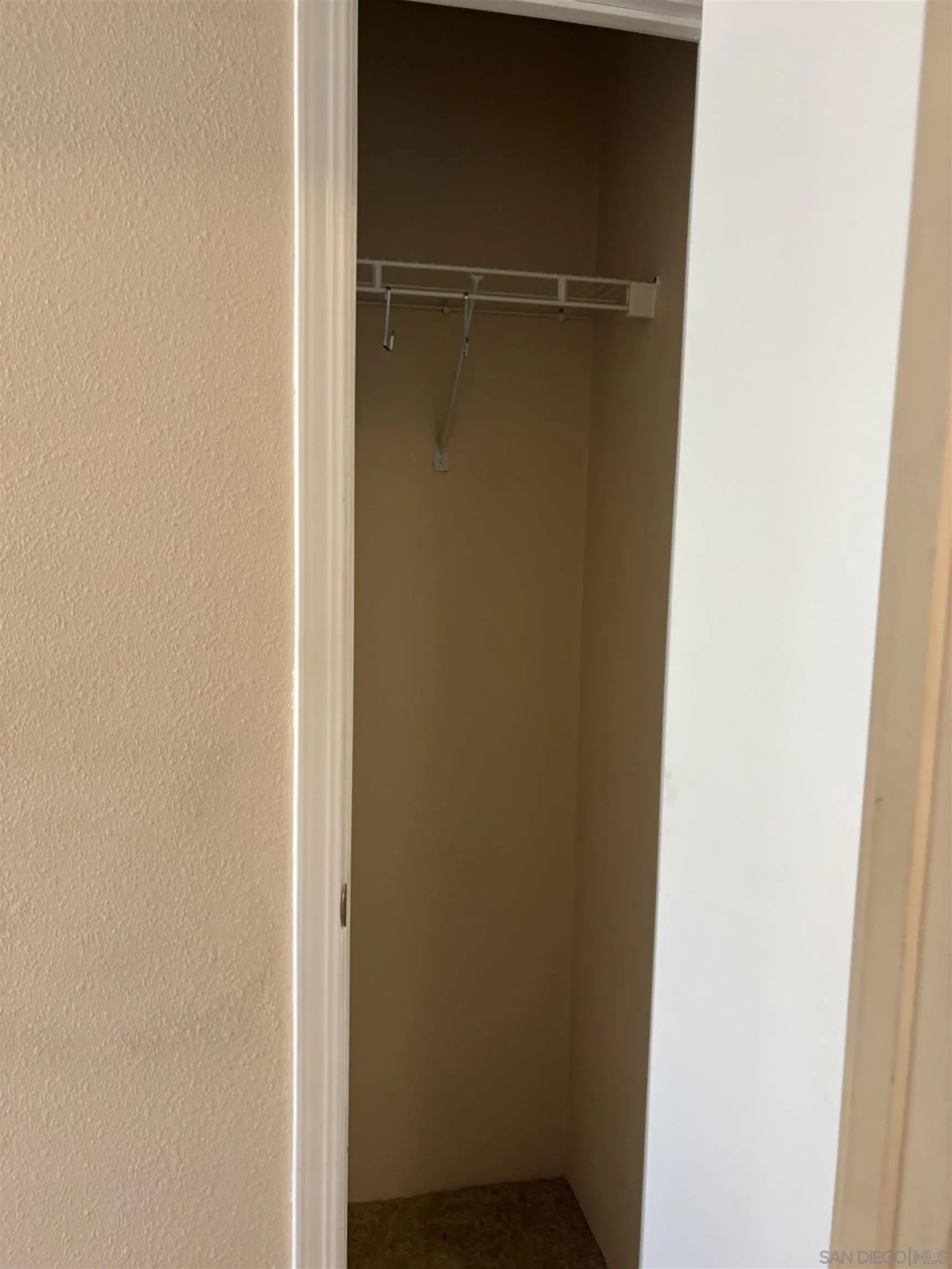 https://cdn.realtyfeed.com/cdn/127/260021387/95ff5a5d2a9ef9a82420c8f821bd50b1.webp