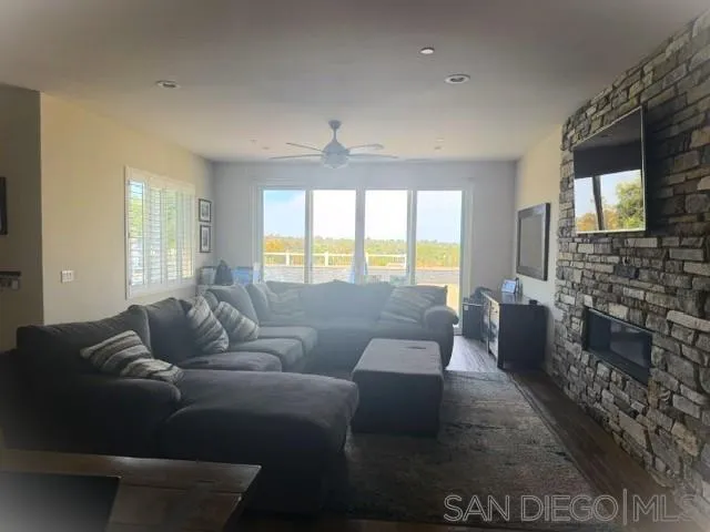 https://cdn.realtyfeed.com/cdn/127/260021393/2b9c28ad87118e432353252ab83e47ac.webp