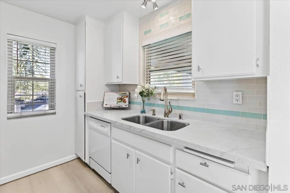 https://cdn.realtyfeed.com/cdn/127/260021399/deeef3ef07b6fe33e999da3489a6ff60.webp