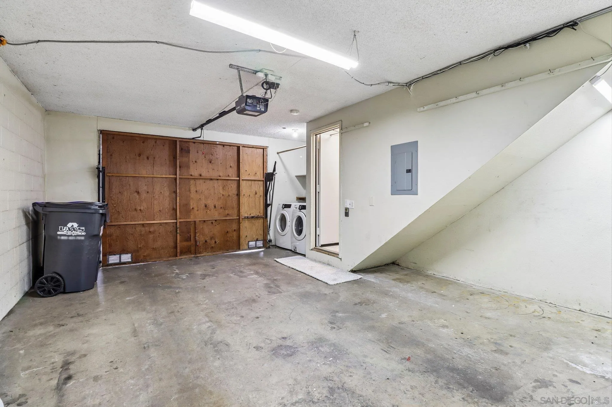 https://cdn.realtyfeed.com/cdn/127/260021404/d05e576425d78a8873bb3712dc98cb38.webp