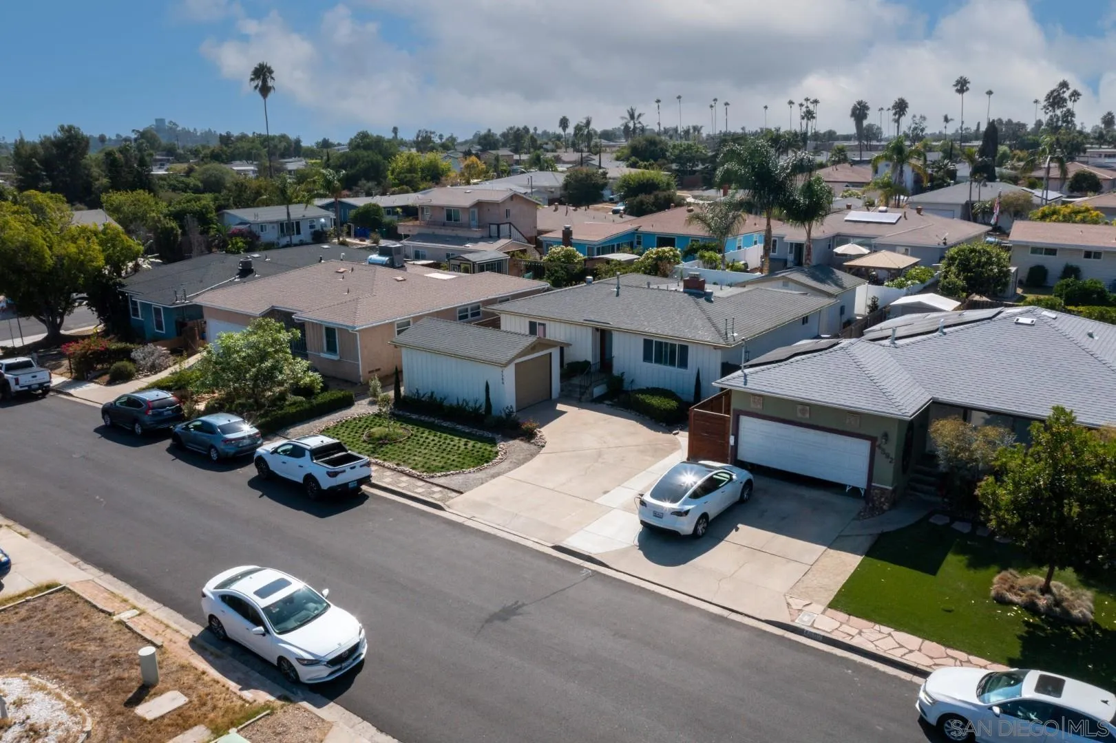 https://cdn.realtyfeed.com/cdn/127/260021414/11c604e005c39193e1934de85d61d460.webp