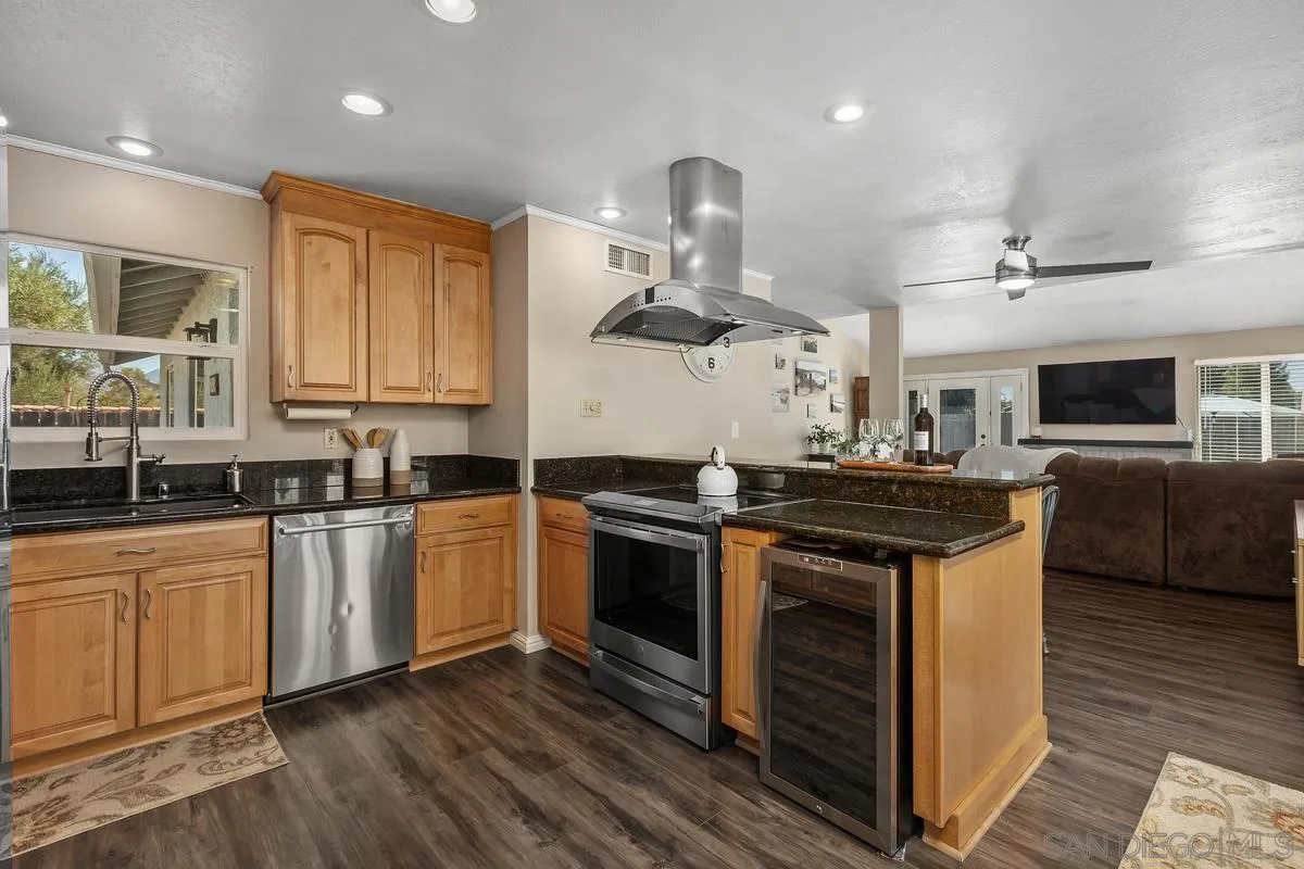 https://cdn.realtyfeed.com/cdn/127/260021417/305b6f1ee1df1a53f7aed3760b505300.webp