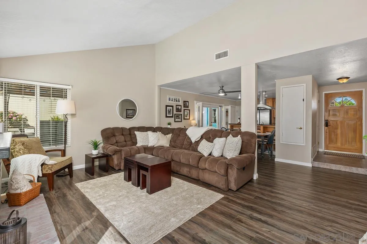 https://cdn.realtyfeed.com/cdn/127/260021417/75cecb99dbd9ded27589d1a92ad67156.webp