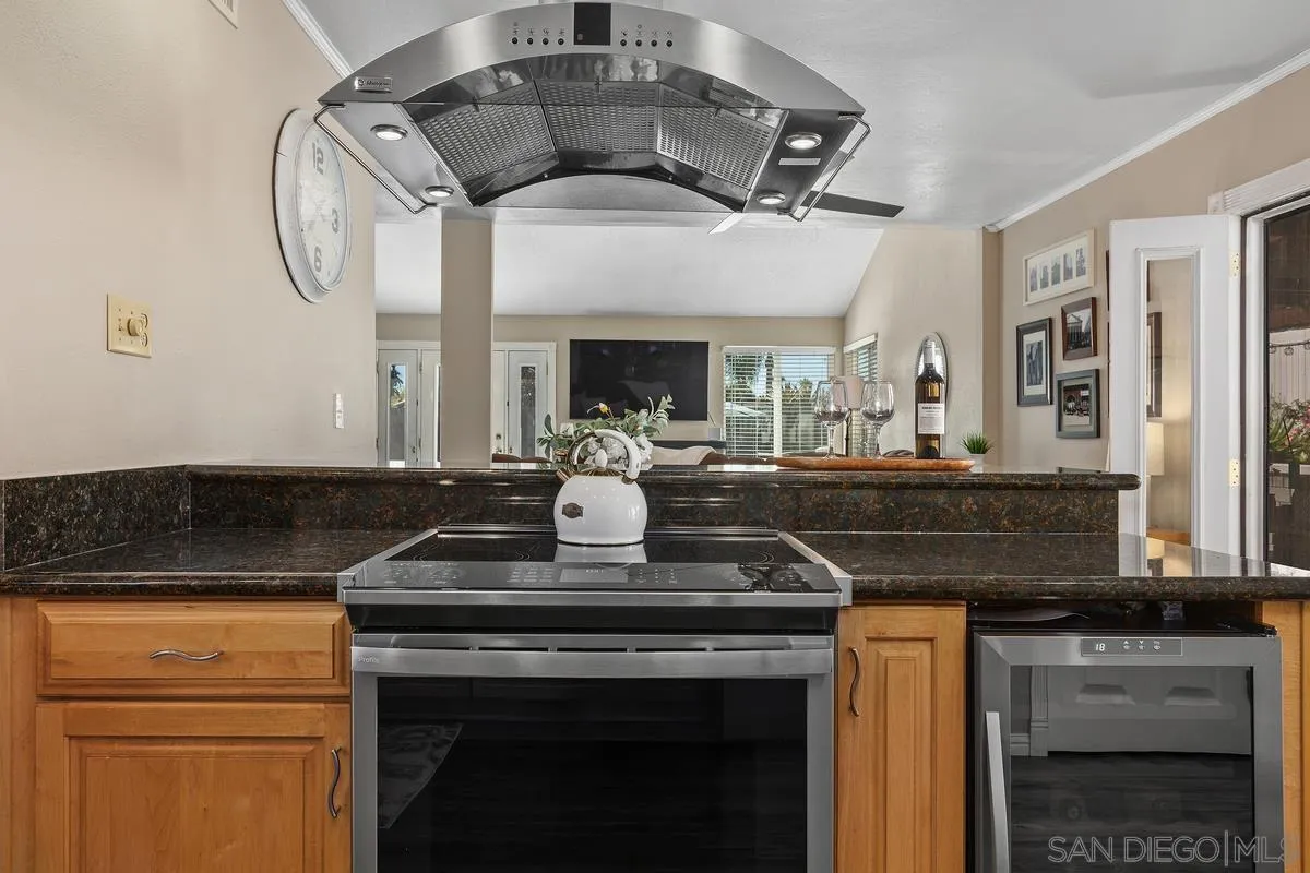 https://cdn.realtyfeed.com/cdn/127/260021417/f30d79463e54d91069ee9700f9392af7.webp