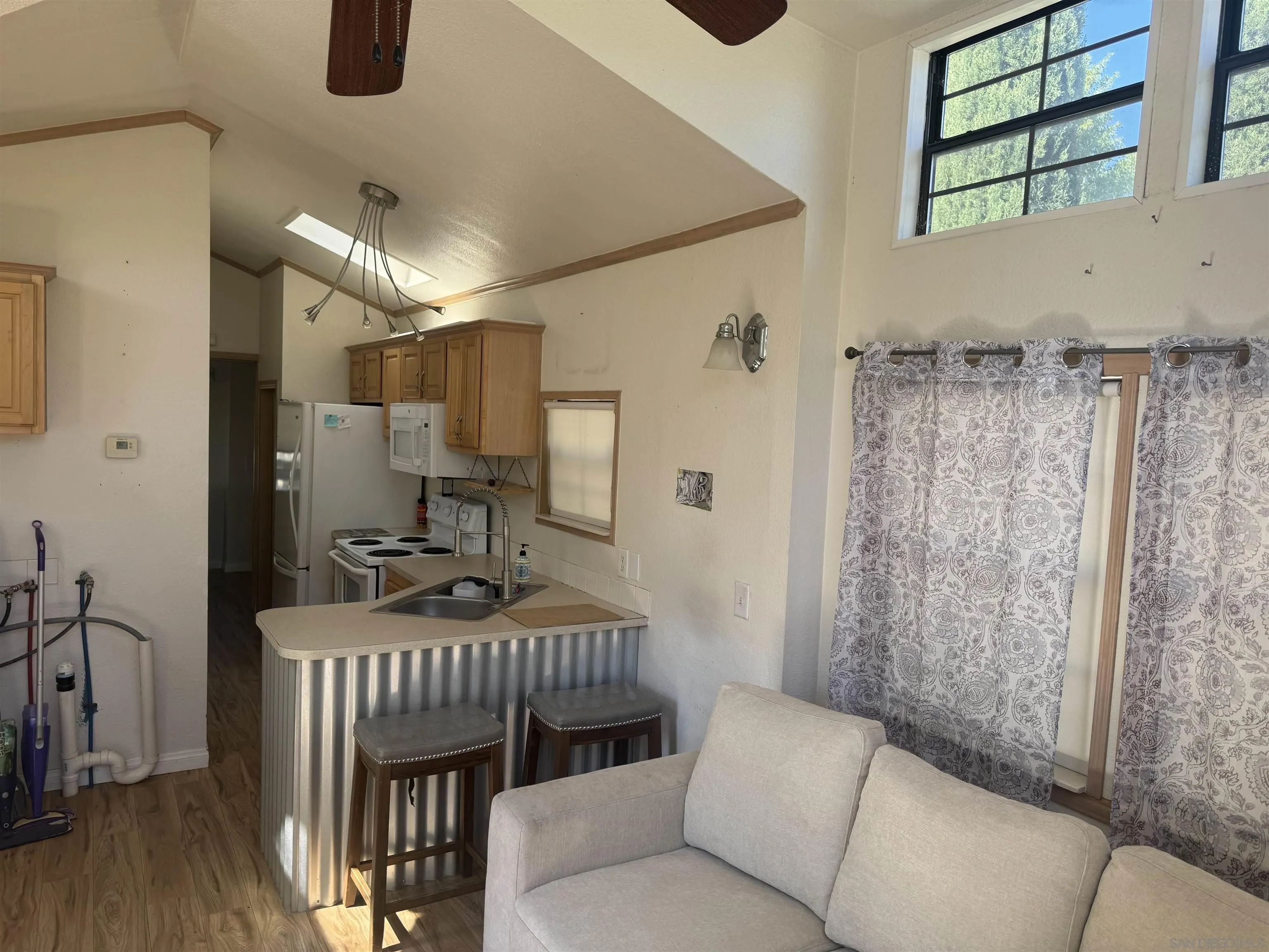 https://cdn.realtyfeed.com/cdn/127/260021421/0363dcd563c001f0ce1f5636318d2e20.webp