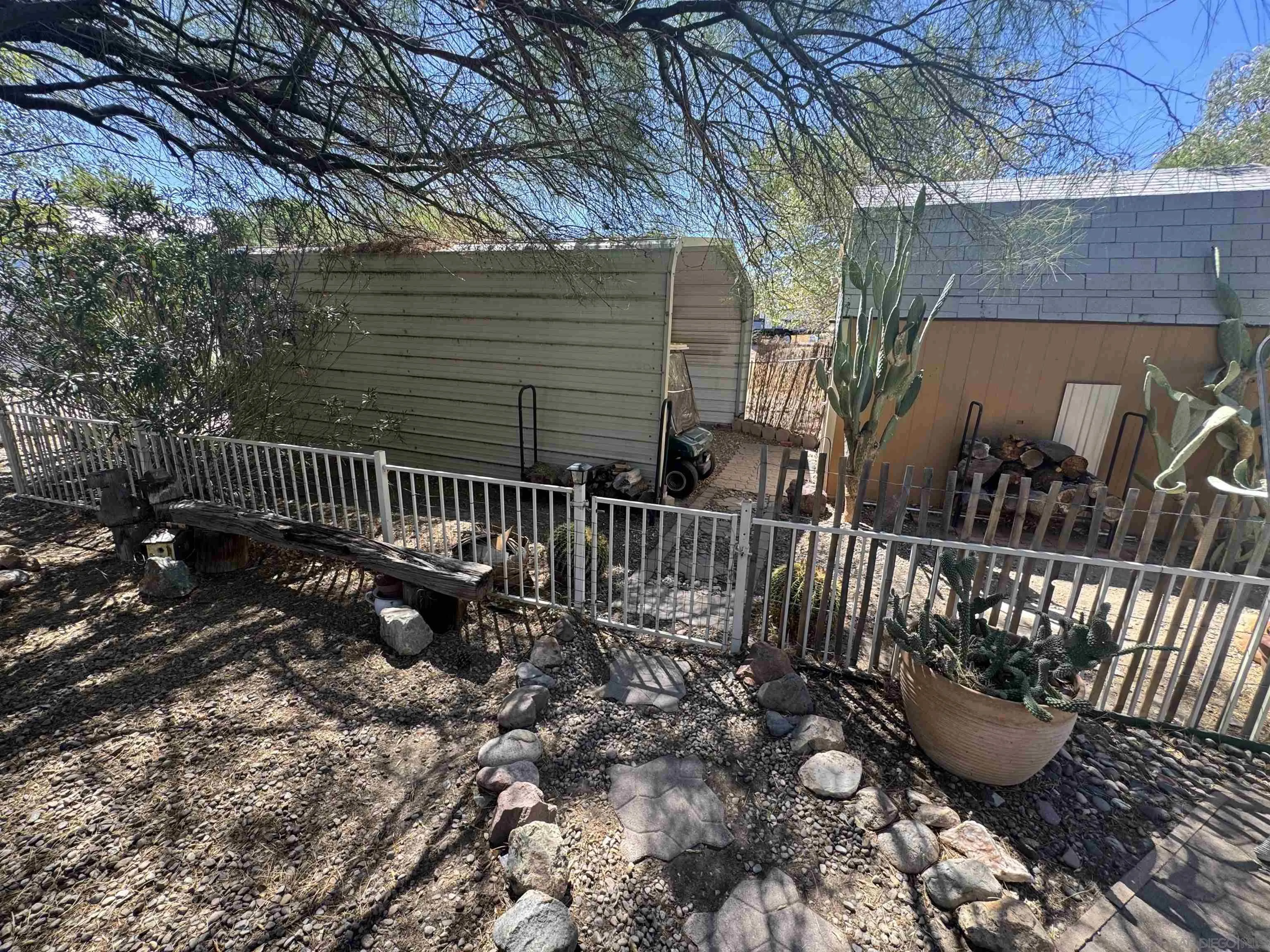 https://cdn.realtyfeed.com/cdn/127/260021421/2c4de7b95e4071286cb474cda00bbbfc.webp