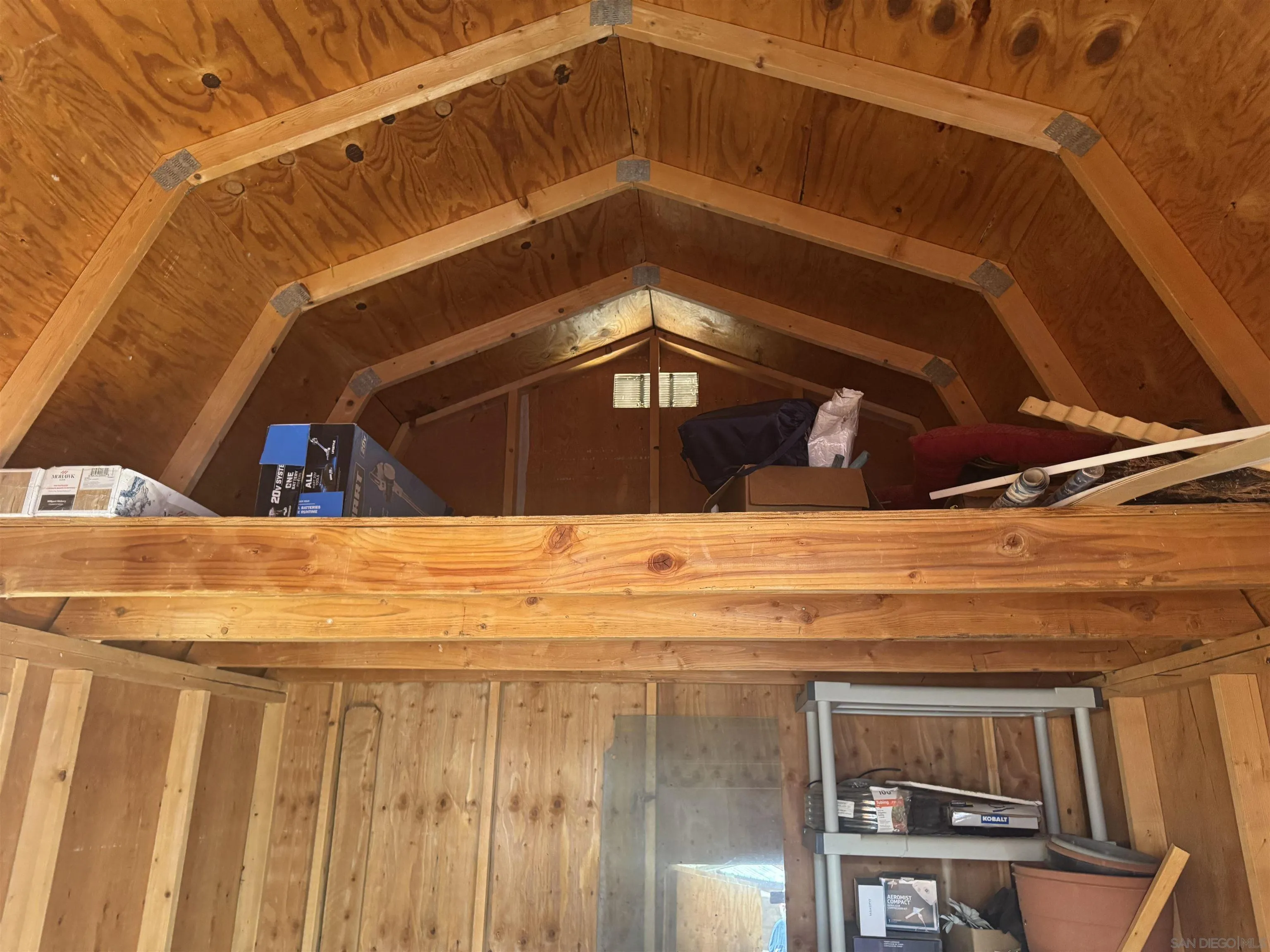 https://cdn.realtyfeed.com/cdn/127/260021421/30f10691479b22ada451bc6bbfe36467.webp