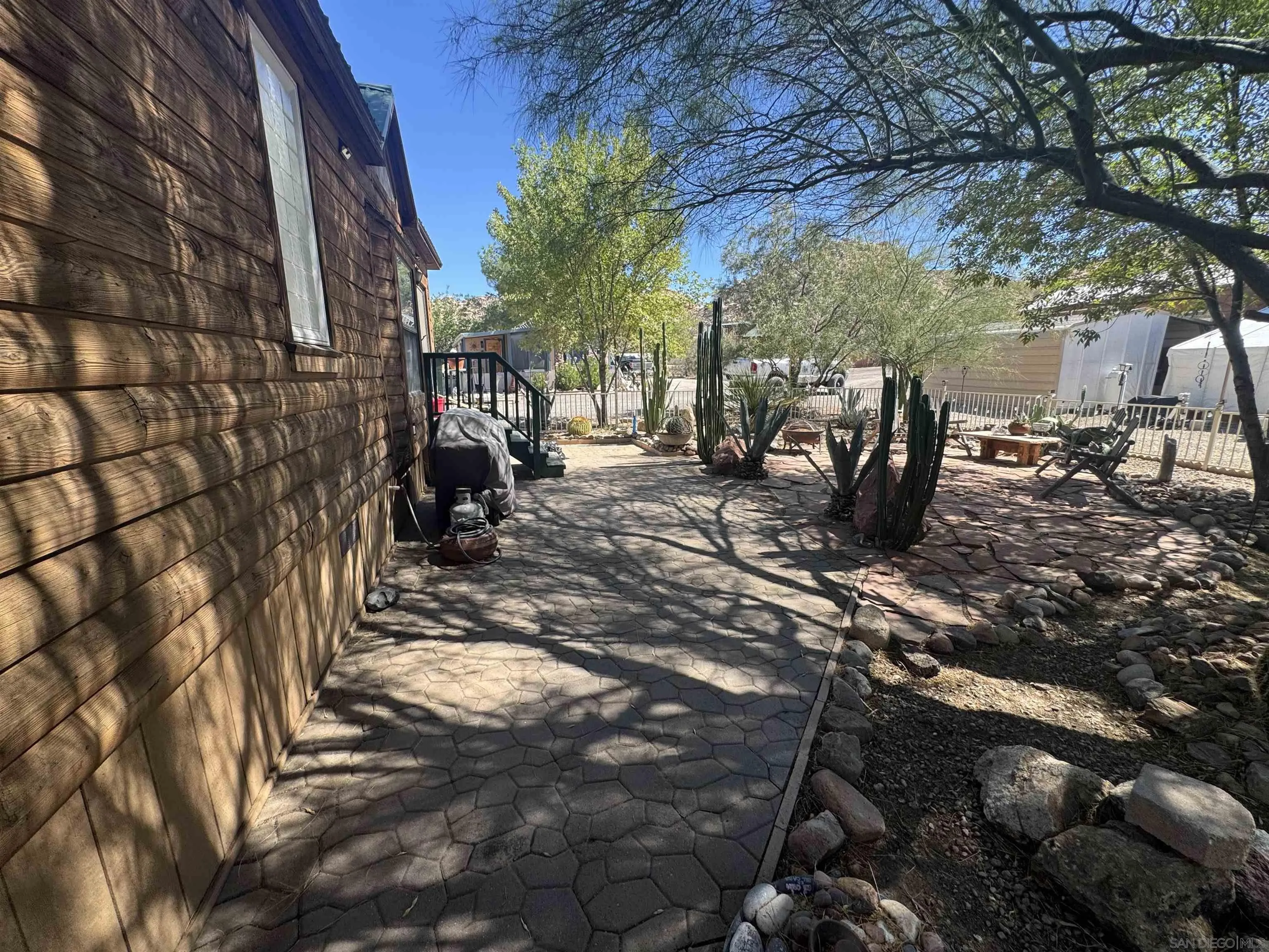 https://cdn.realtyfeed.com/cdn/127/260021421/974c51bee2f351059728a858cdf4f0fe.webp