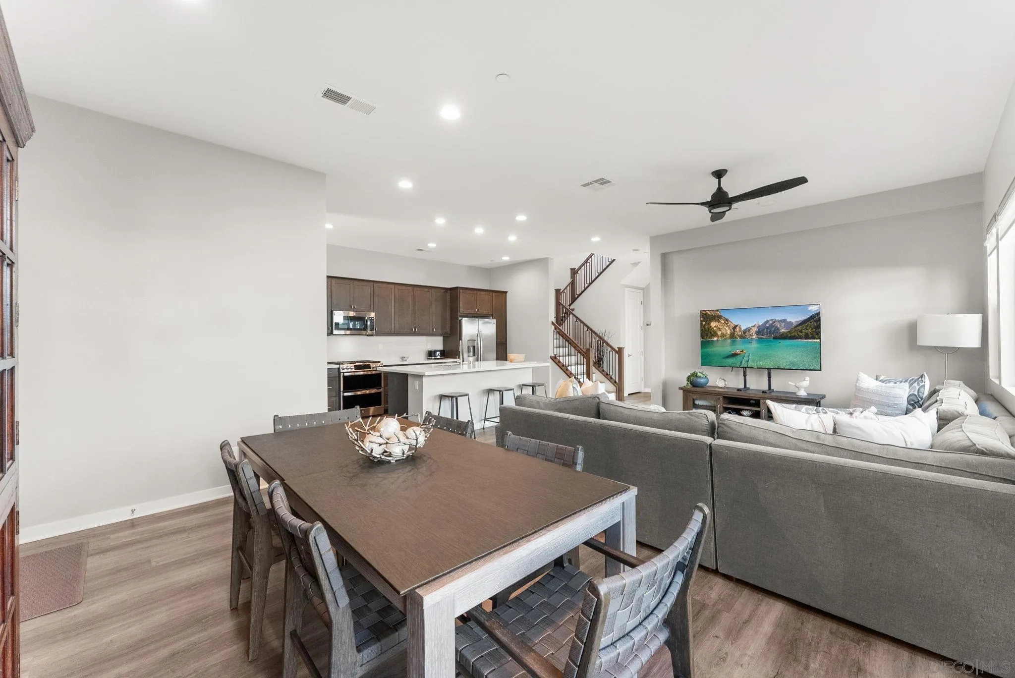 https://cdn.realtyfeed.com/cdn/127/260021425/2a9499890c399e3a83ba5668d2e43319.webp