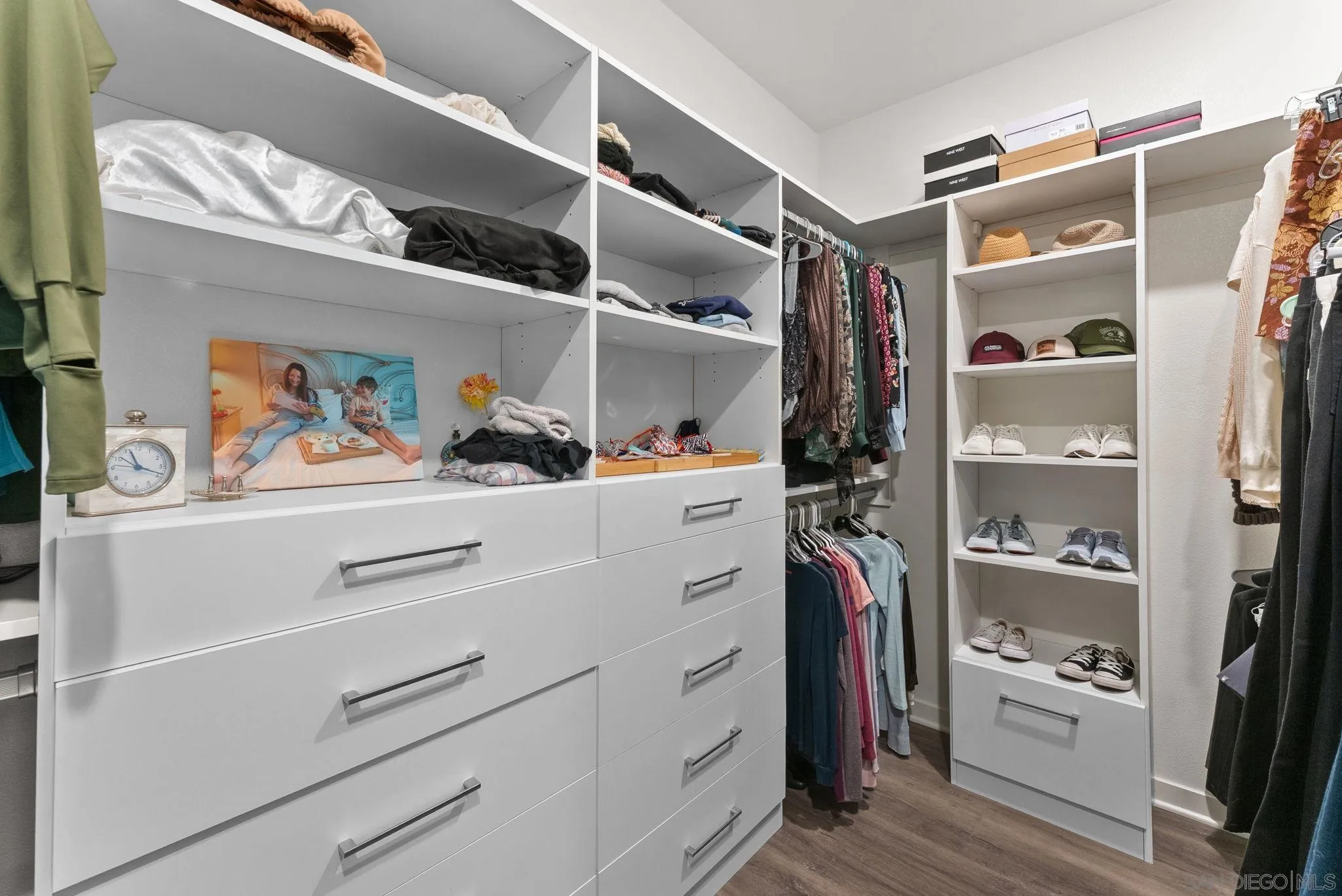 https://cdn.realtyfeed.com/cdn/127/260021425/7ee7f5e8f357ad114462bd30c9c972c8.webp