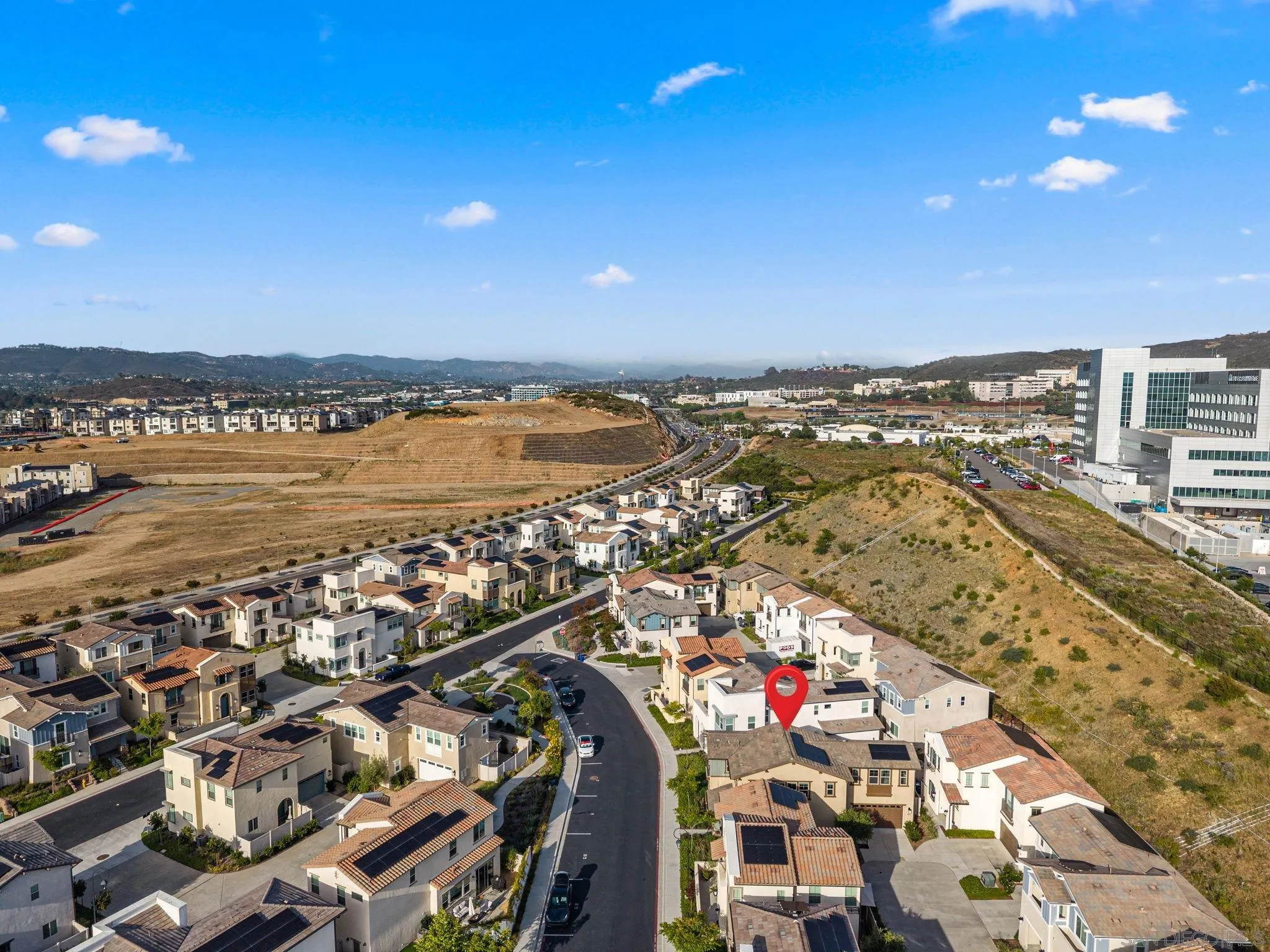 https://cdn.realtyfeed.com/cdn/127/260021425/d16d729131e85d2136479016206e323e.webp