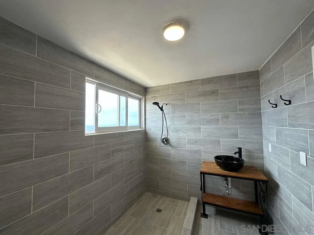 206 Ave. Santa Monica, Col. San Miguel Tijuana Mexico, Tijuana, CA 99999, photo 9