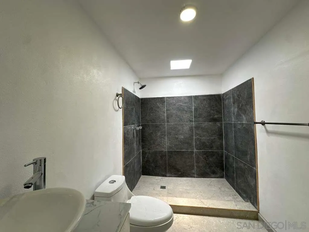 206 Ave. Santa Monica, Col. San Miguel Tijuana Mexico, Tijuana, CA 99999, photo 10