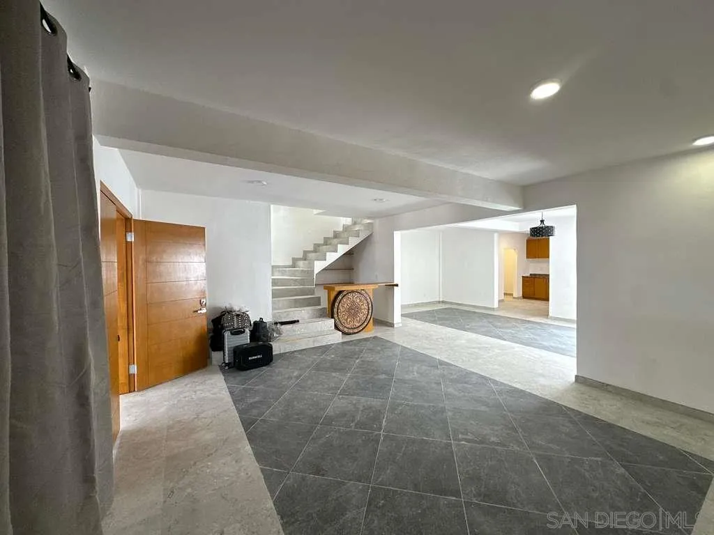 206 Ave. Santa Monica, Col. San Miguel Tijuana Mexico, Tijuana, CA 99999, photo 19