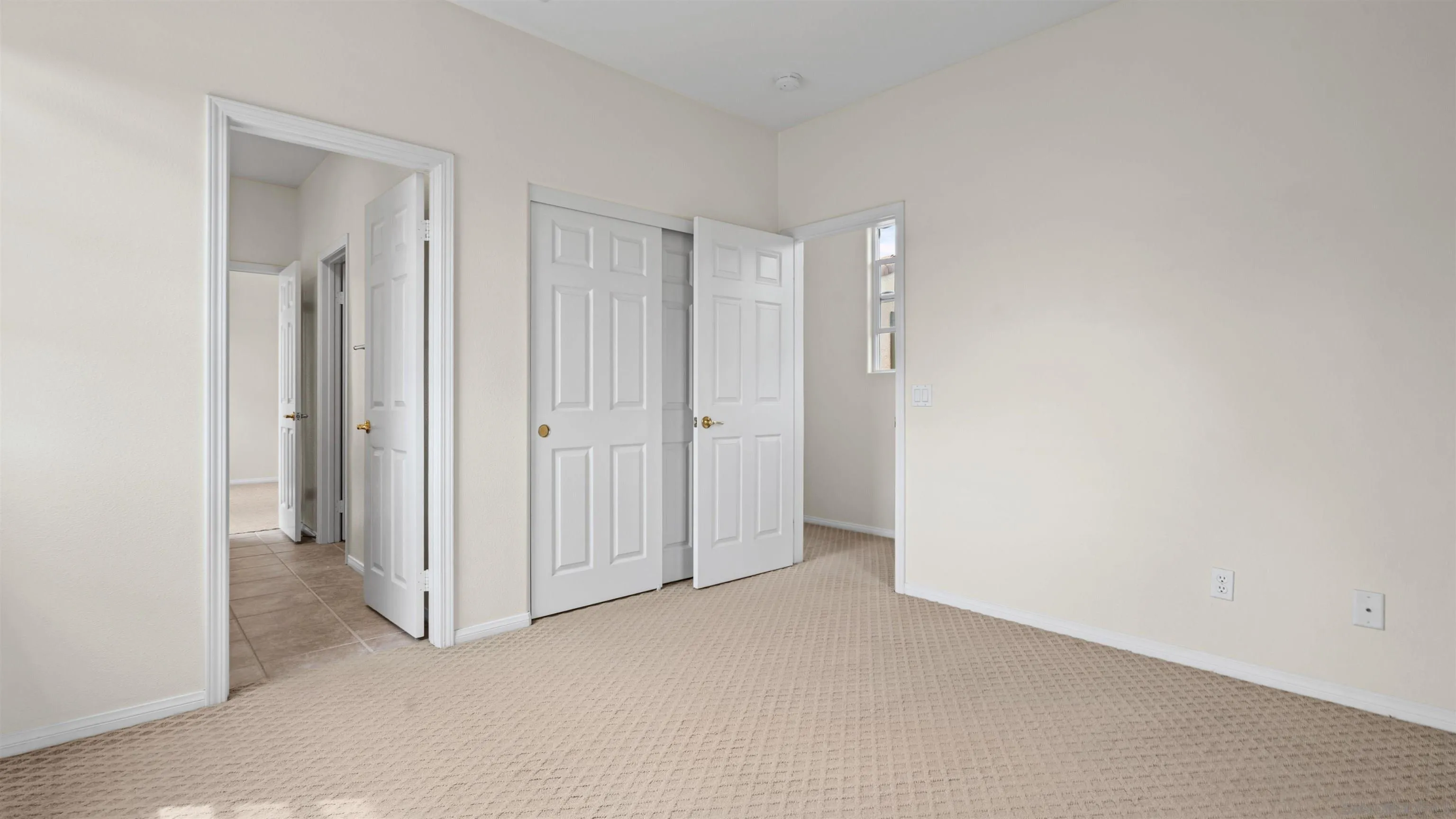 https://cdn.realtyfeed.com/cdn/127/260021430/0fa48faa049f7f397058571f79ab9d76.webp