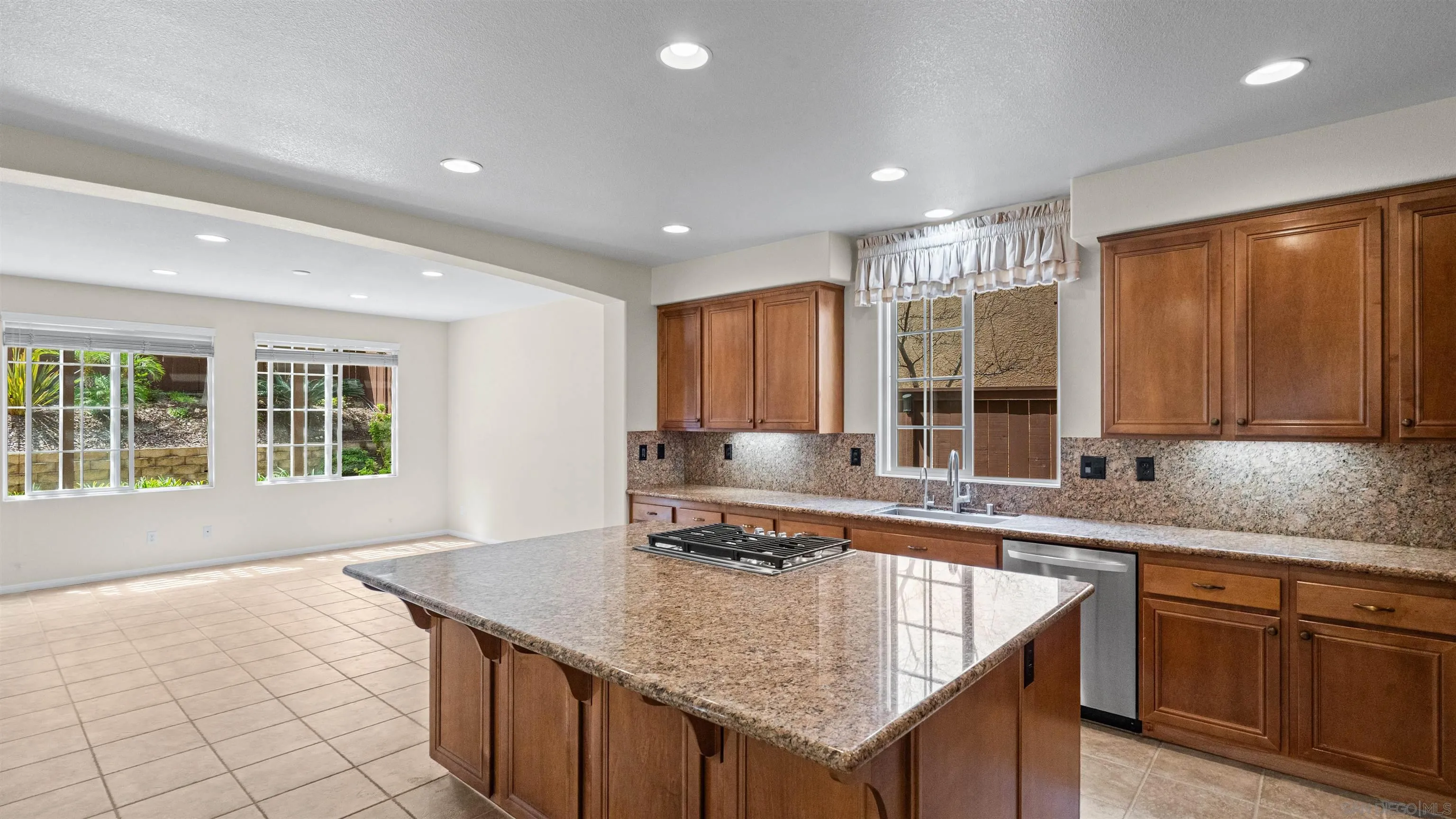 https://cdn.realtyfeed.com/cdn/127/260021430/6ed4440d91c0d65d2e7dc274bfd3ddb6.webp