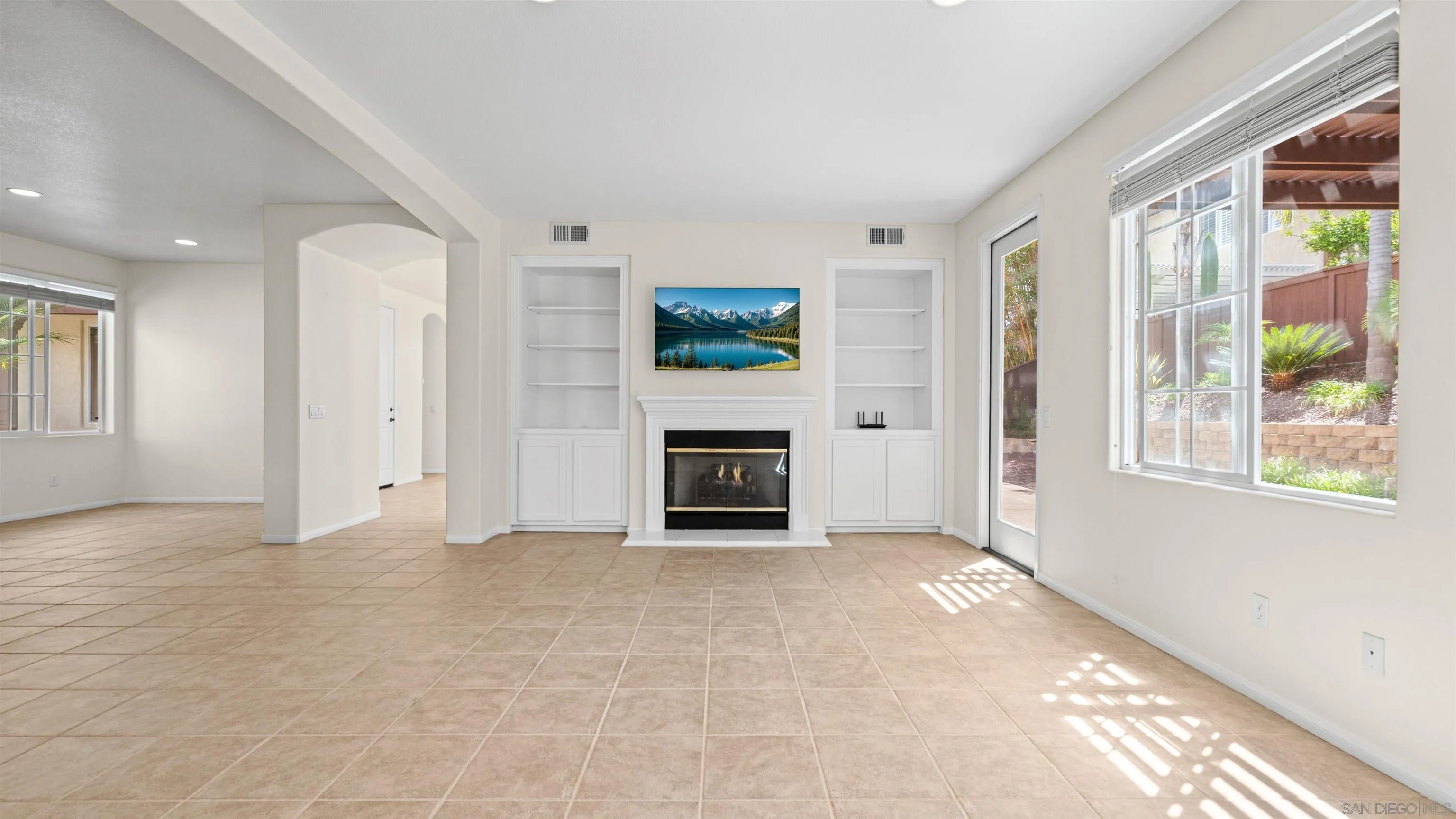 https://cdn.realtyfeed.com/cdn/127/260021430/a9d9d0ce85add89361c9421d5dd92ad3.webp