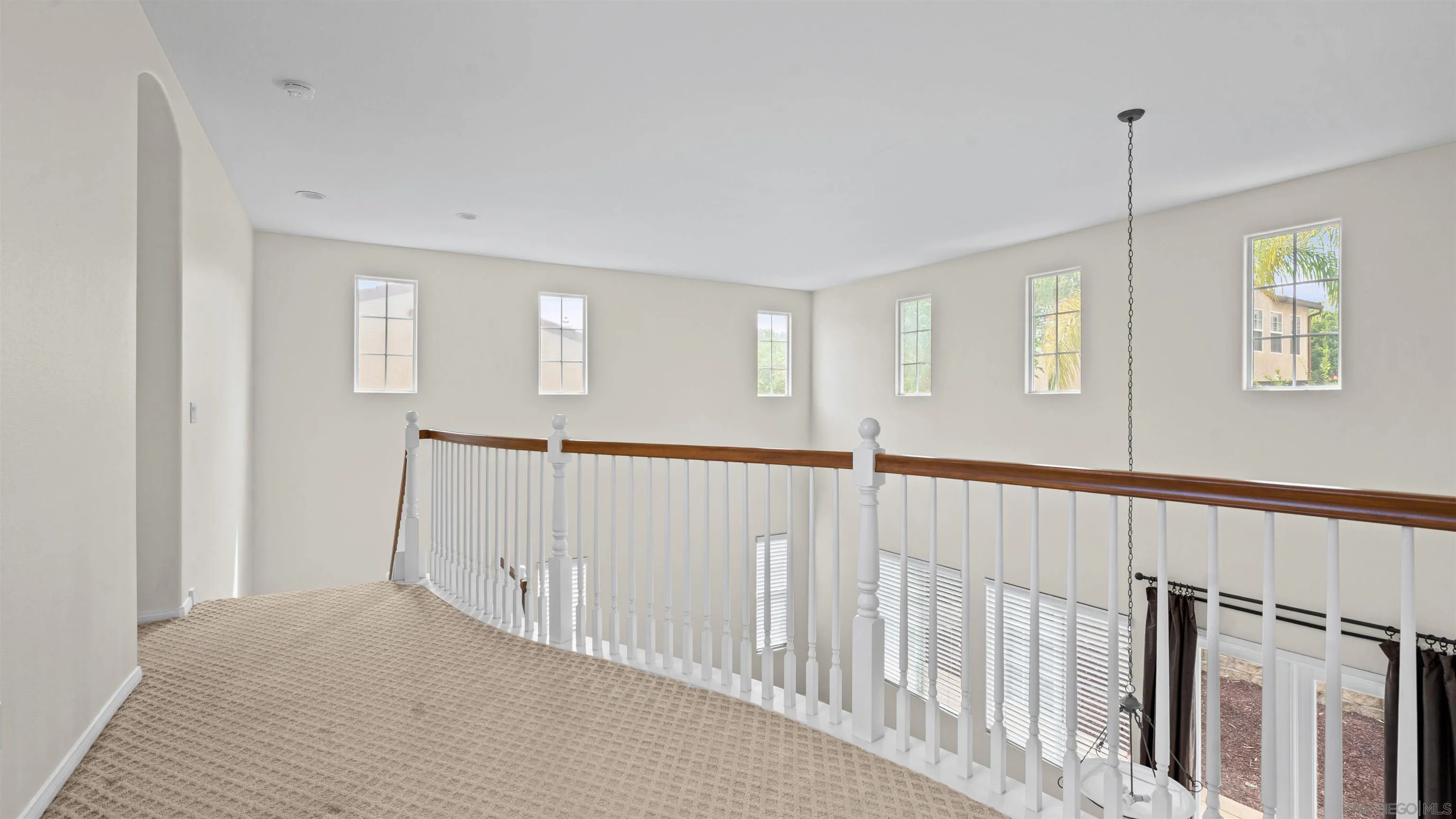 https://cdn.realtyfeed.com/cdn/127/260021430/ee427502436d6f76c37ce8de0aff094e.webp