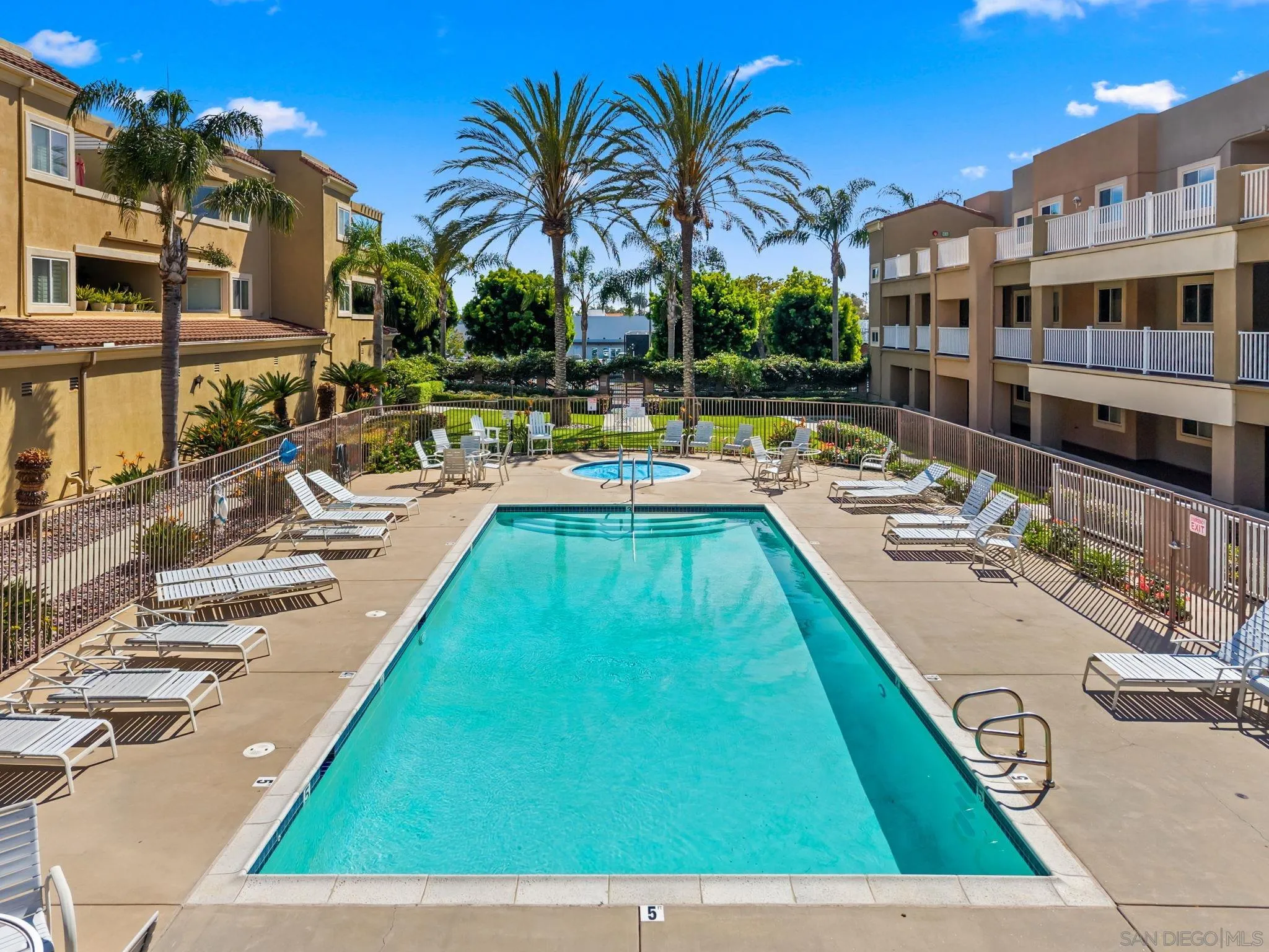 https://cdn.realtyfeed.com/cdn/127/260021433/13f01d39da8c56c6a13cbe12eba33d96.webp