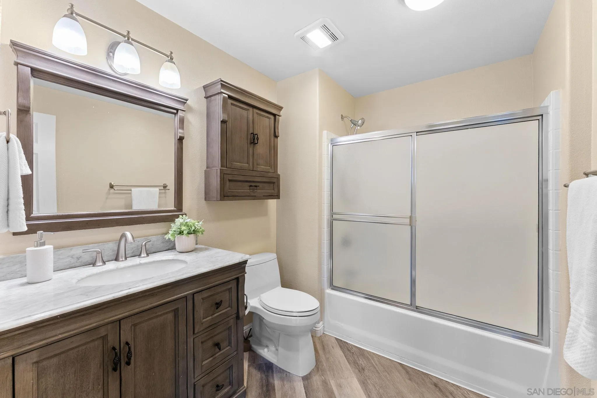 https://cdn.realtyfeed.com/cdn/127/260021433/6593a37b01b8c976d59bfeddd078c208.webp
