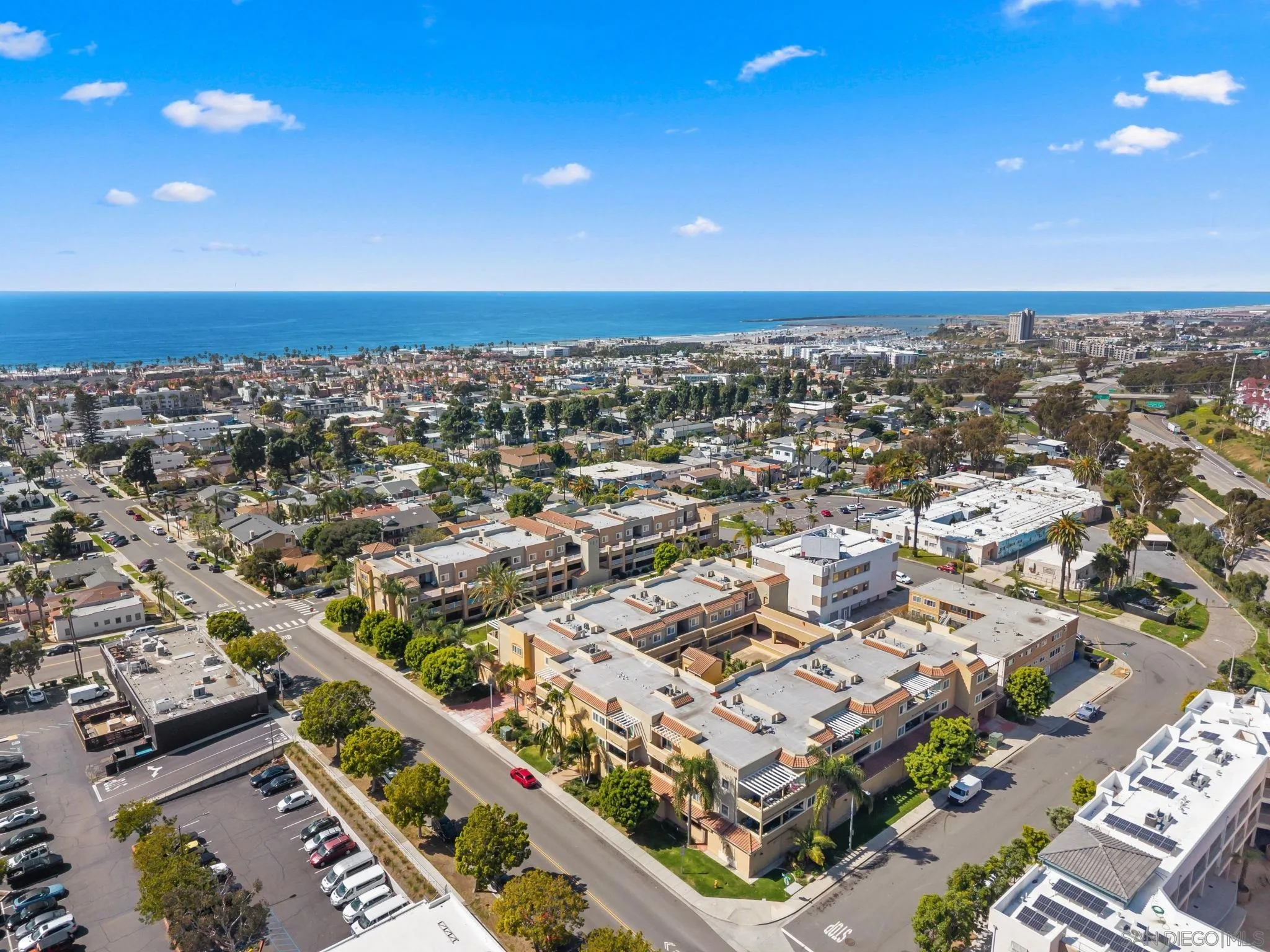 https://cdn.realtyfeed.com/cdn/127/260021433/76a04aa374236836d2c64d357ee8ca0e.webp
