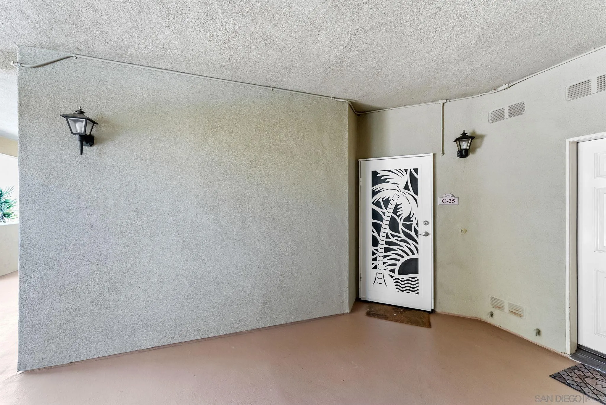 https://cdn.realtyfeed.com/cdn/127/260021433/da1b8bcc2b890d7a9a43ddf92ee51e2c.webp