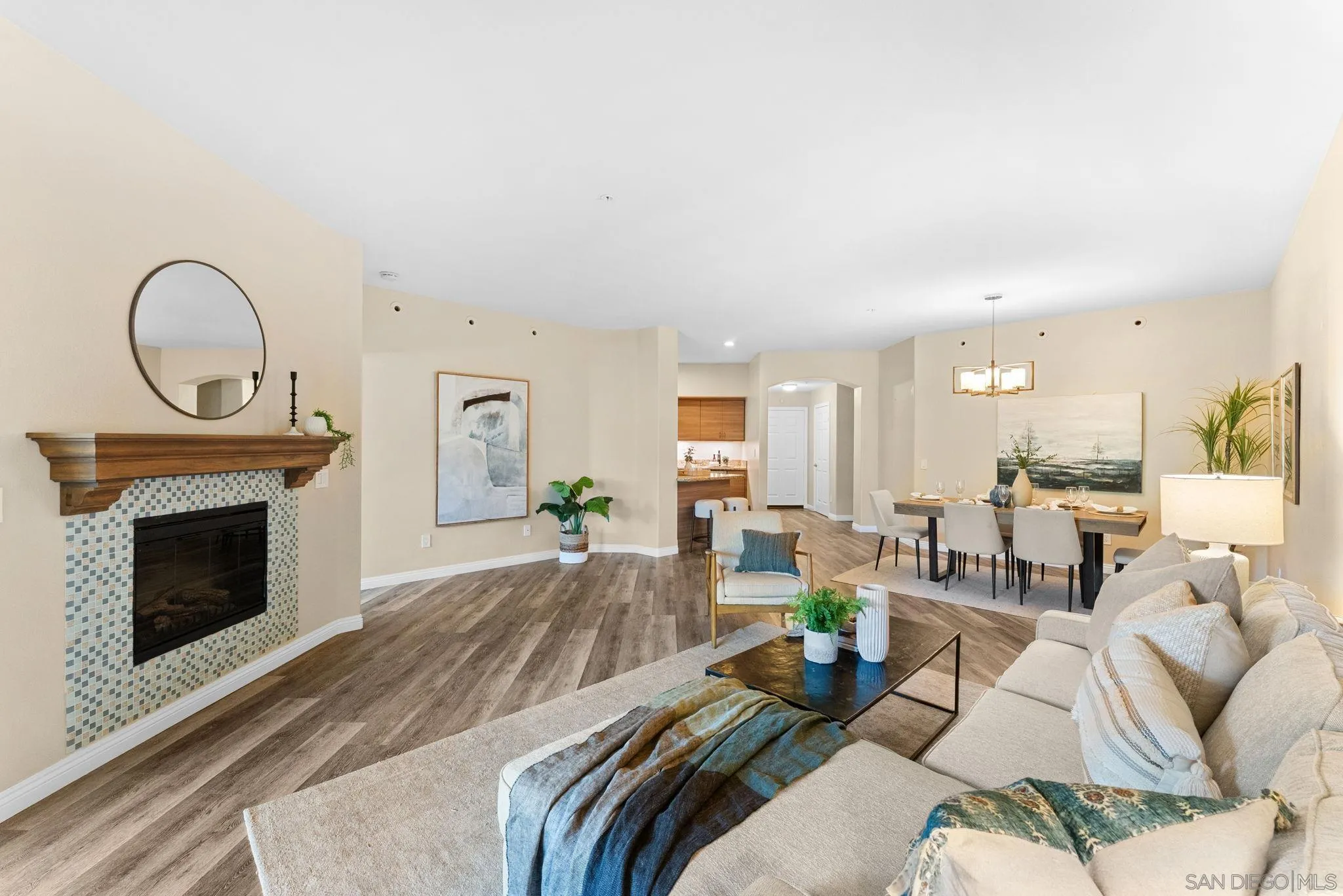 https://cdn.realtyfeed.com/cdn/127/260021433/f8856e862c8e662f0d9063d4e049755c.webp
