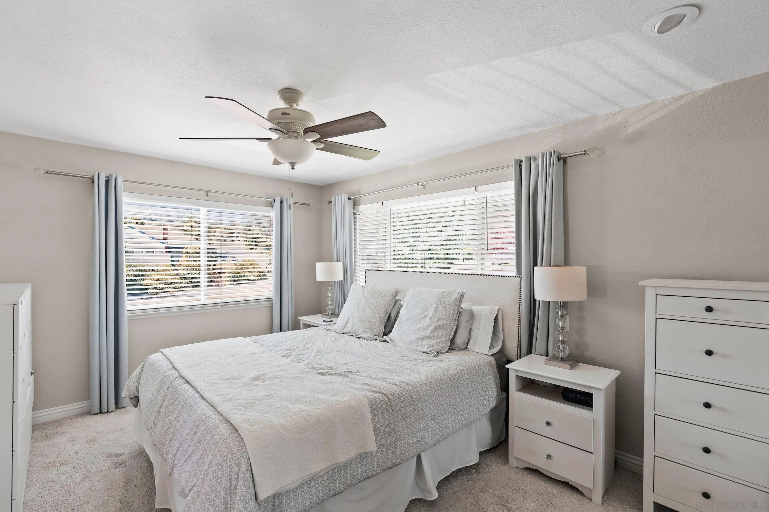 https://cdn.realtyfeed.com/cdn/127/260021435/0104ca51610e22ef9ff75187b0be8baf.webp