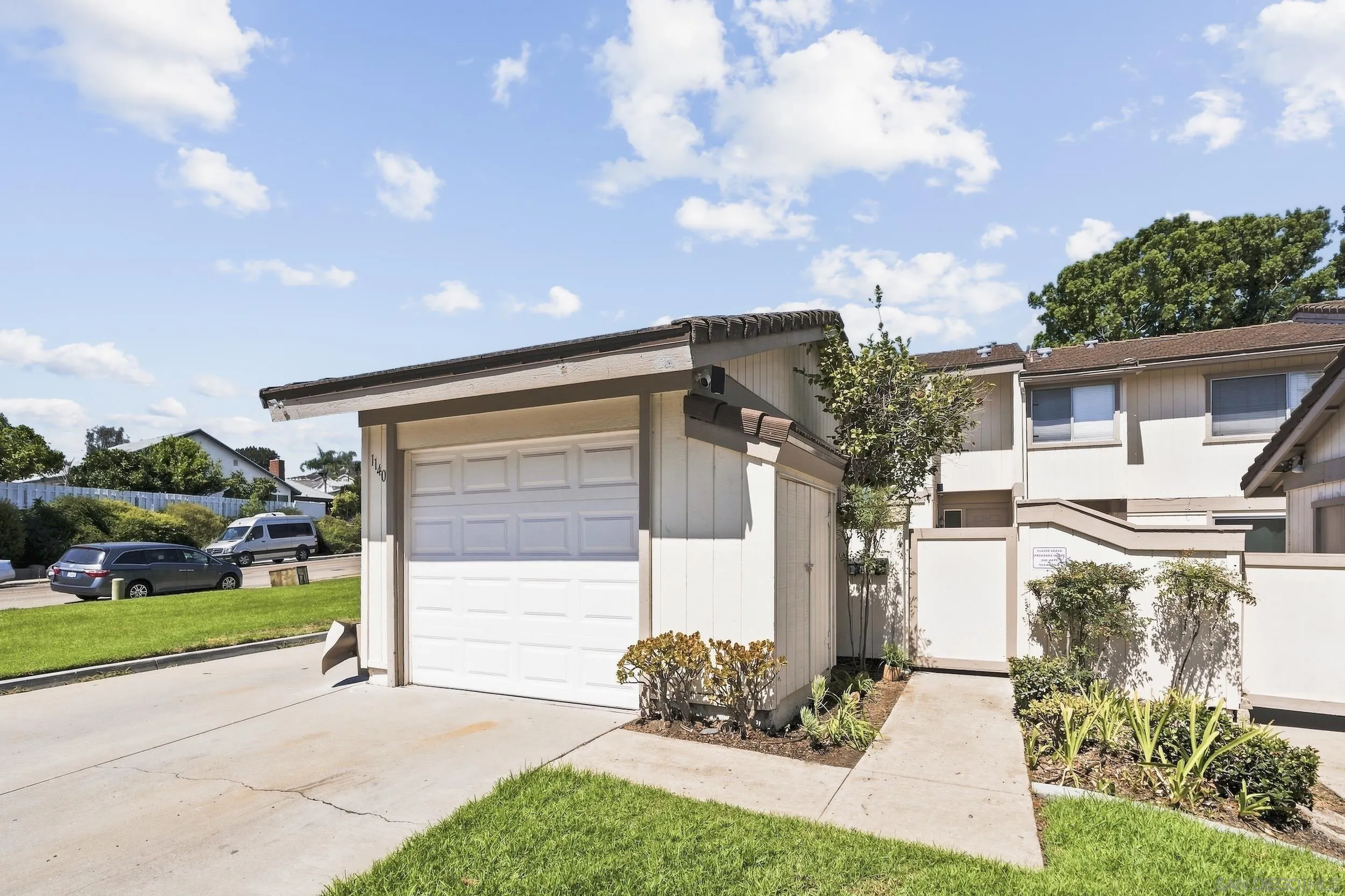 https://cdn.realtyfeed.com/cdn/127/260021435/22f0b3bb905cb5fc693525bb2b259fb3.webp