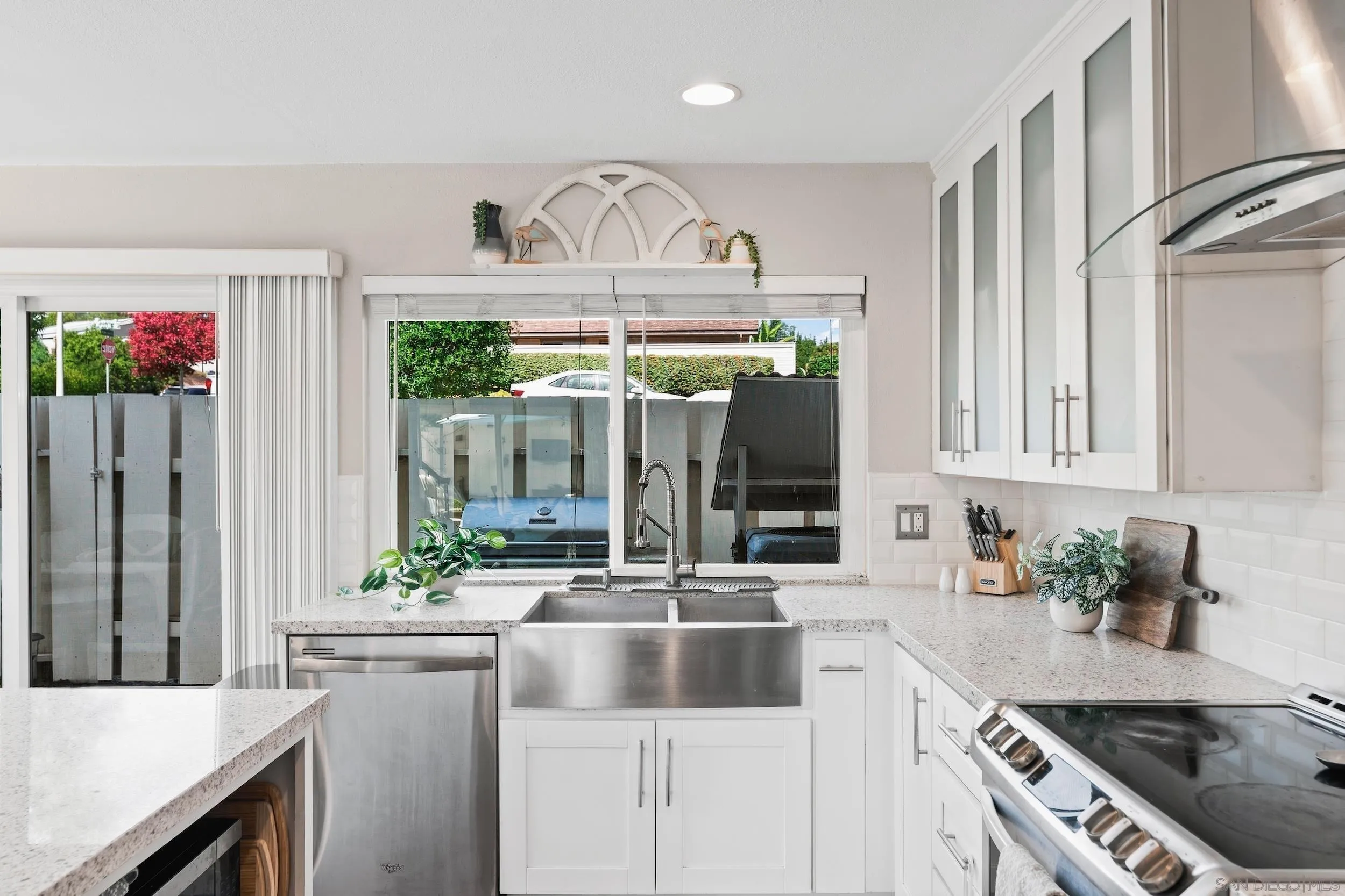 https://cdn.realtyfeed.com/cdn/127/260021435/47c1e837cb850cc8795ea68826dffa6b.webp