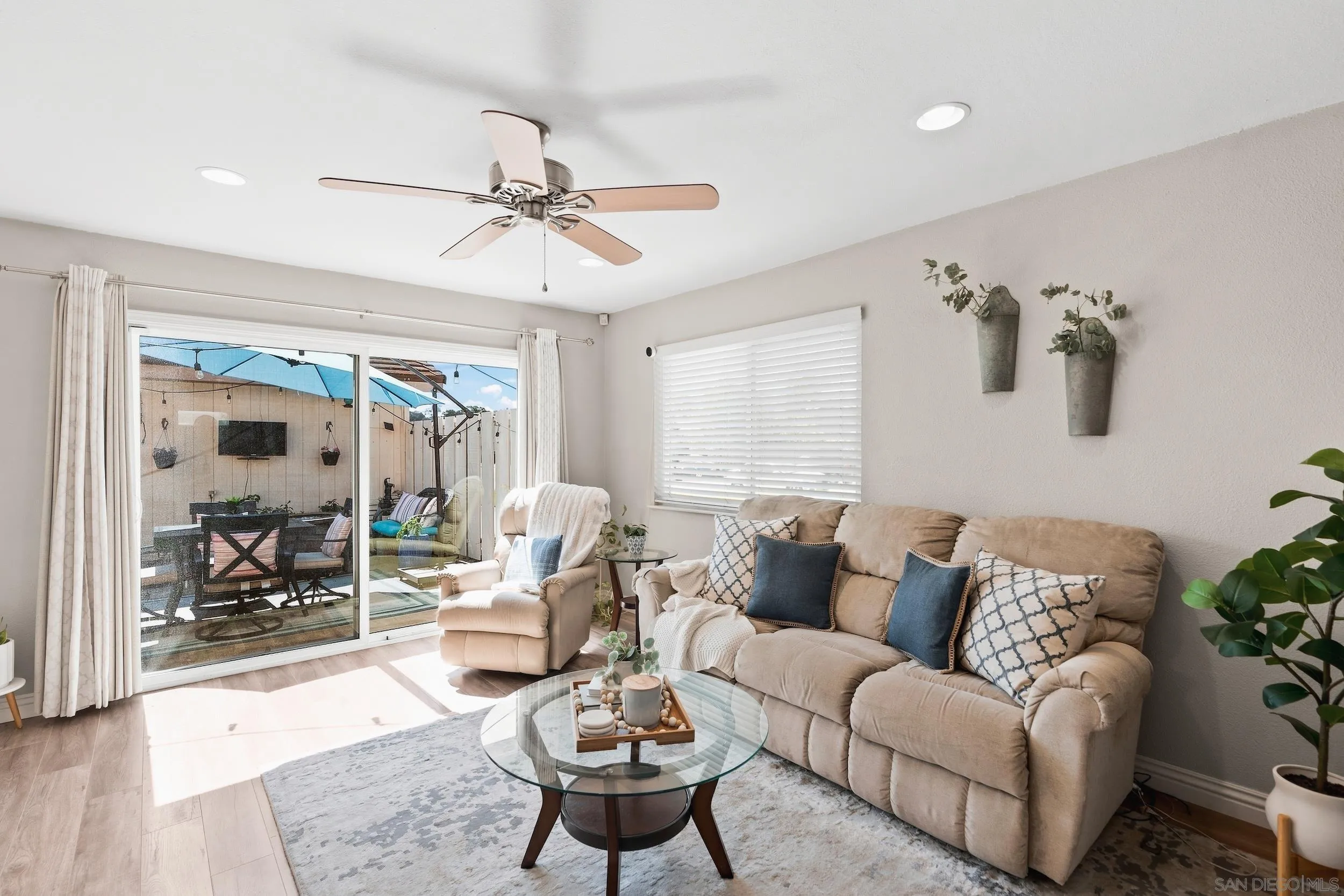 https://cdn.realtyfeed.com/cdn/127/260021435/4ad511e98bdc9a58c91ab7e2beae11f6.webp