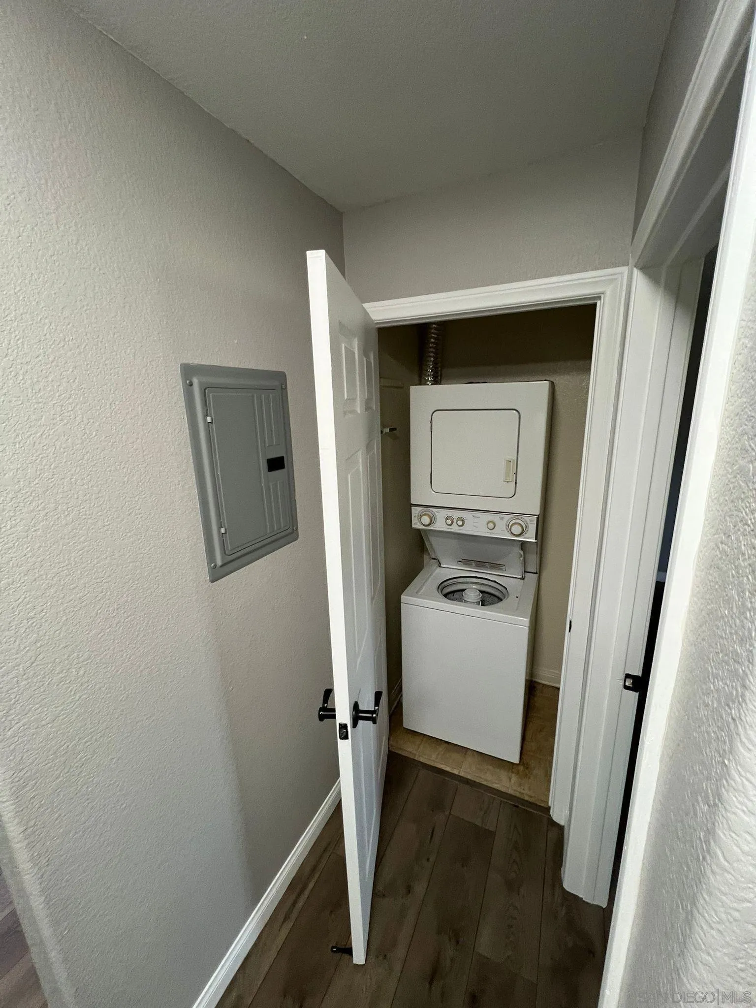 https://cdn.realtyfeed.com/cdn/127/260021446/50a9310361fd0560870f9e69b22b05d0.webp