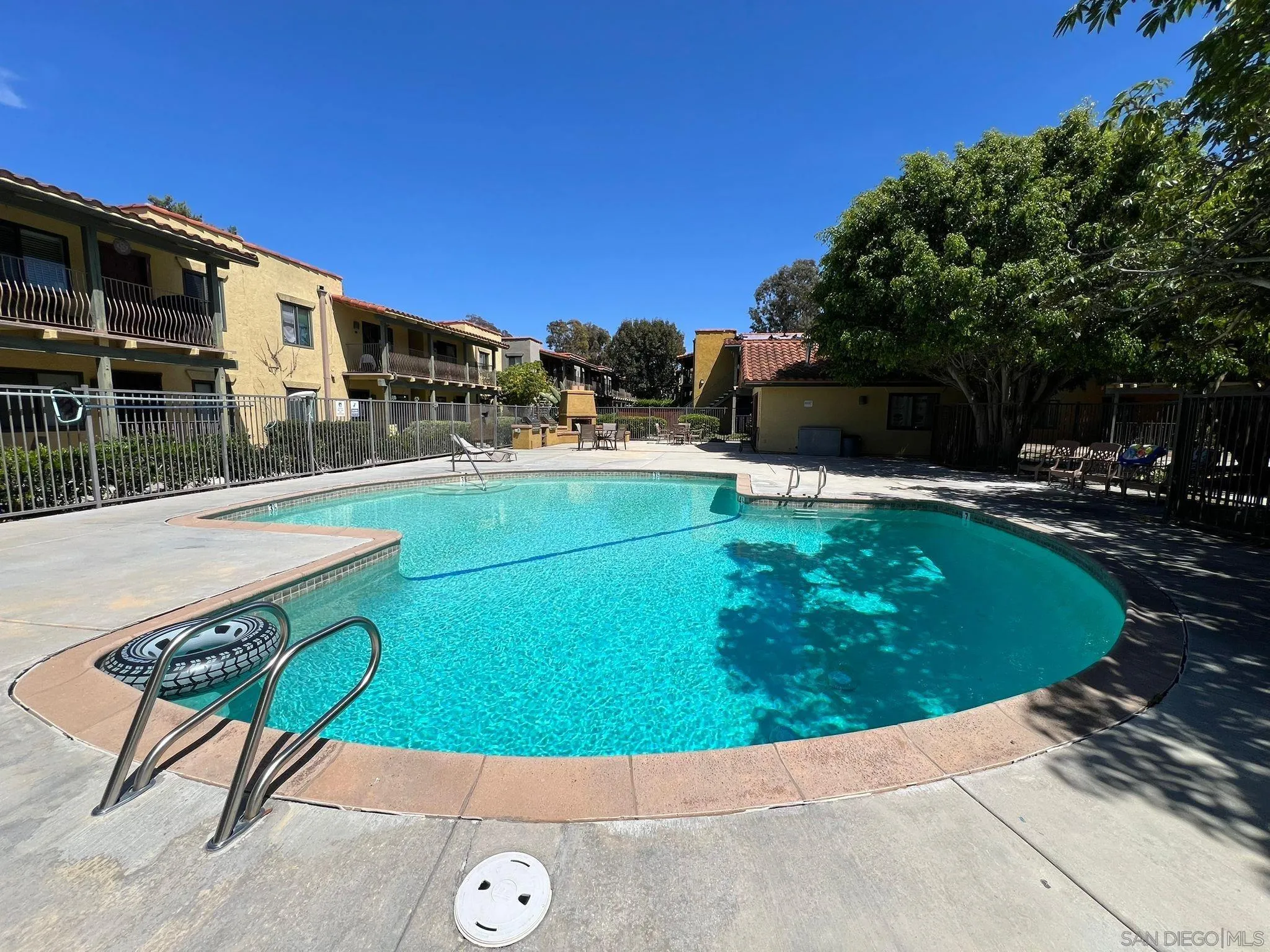 https://cdn.realtyfeed.com/cdn/127/260021446/b2f0fe1f8aa6db8bc284e47575fe0b33.webp