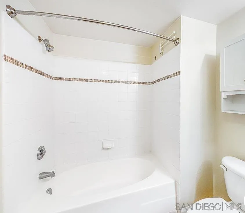https://cdn.realtyfeed.com/cdn/127/260021447/bc51d0ff70f6ce520f7b6477c87be890.webp