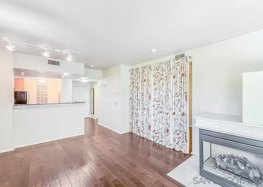https://cdn.realtyfeed.com/cdn/127/260021447/d05346090e5d645841b9d8ff6267bdc3.webp