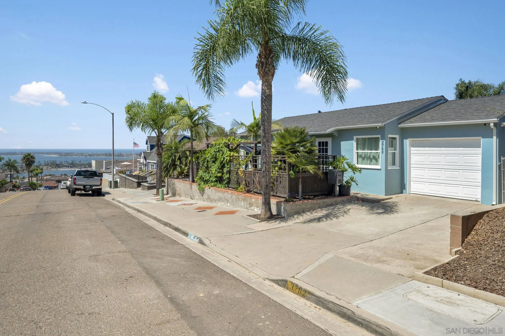 https://cdn.realtyfeed.com/cdn/127/260021449/11d496fbc6611460cd4c0bcccfb2b989.webp