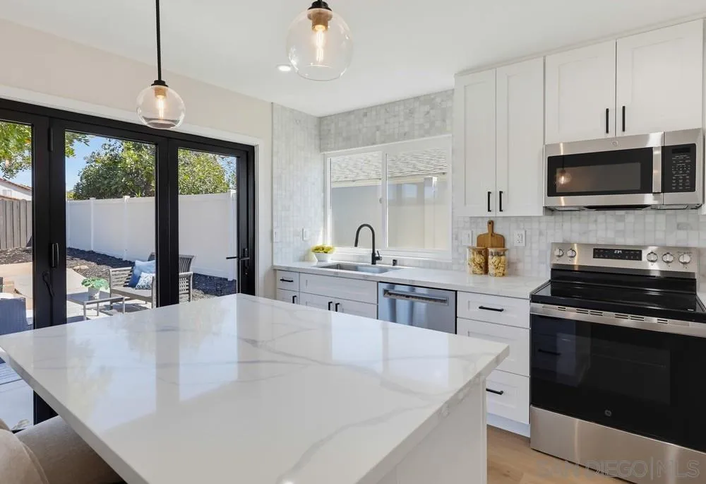 https://cdn.realtyfeed.com/cdn/127/260021451/80a22a182114709e720810b0af4d6fc2.webp