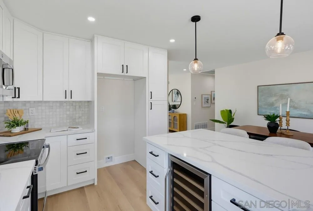 https://cdn.realtyfeed.com/cdn/127/260021451/b51d165a8ef92f131bfc1a36621e5e39.webp