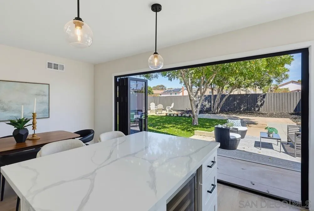 https://cdn.realtyfeed.com/cdn/127/260021451/f61b4eabe260e07d6cb9c6cef10d7b12.webp