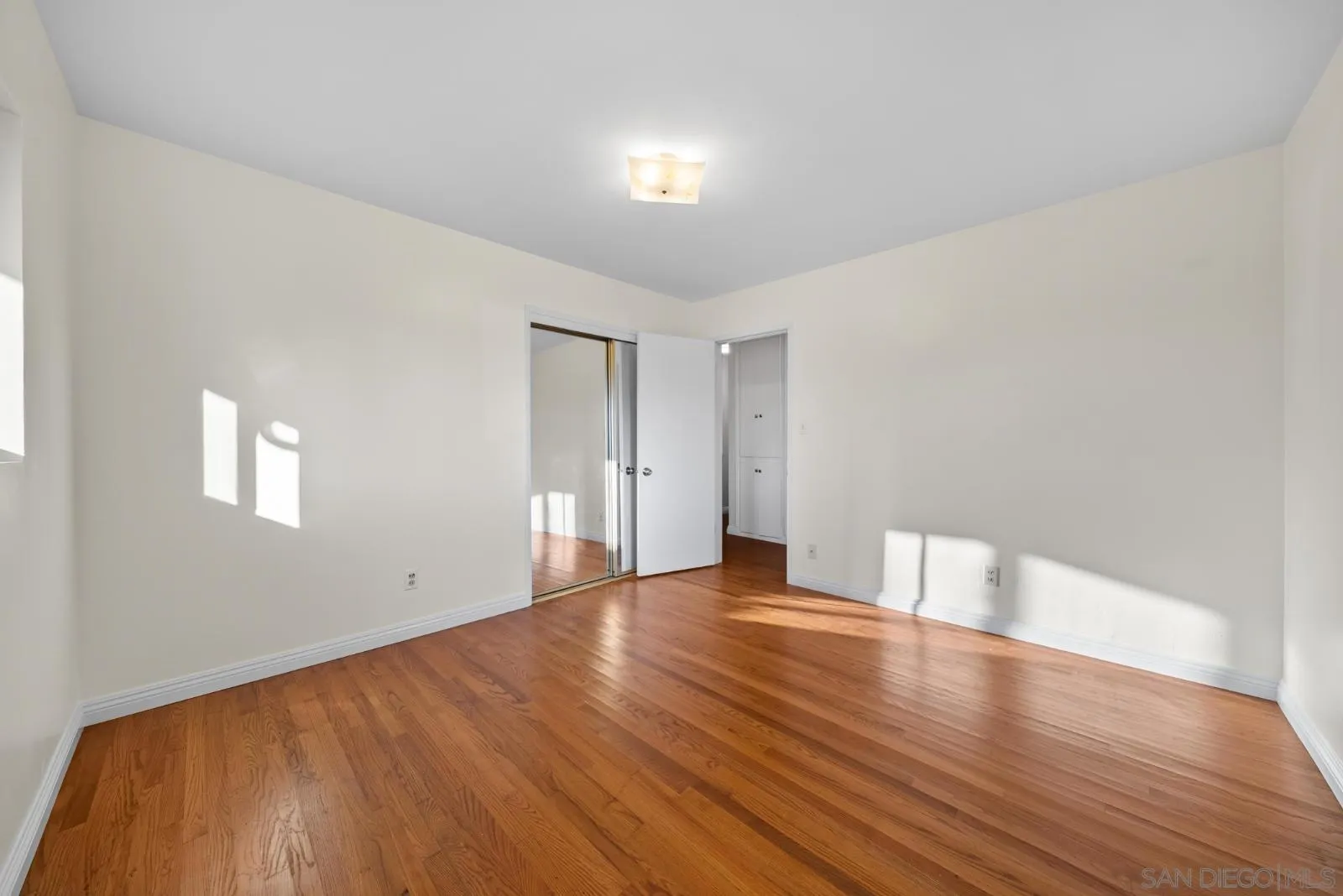 https://cdn.realtyfeed.com/cdn/127/260021454/1feddcab3dabd383d88454a1b3f99f98.webp