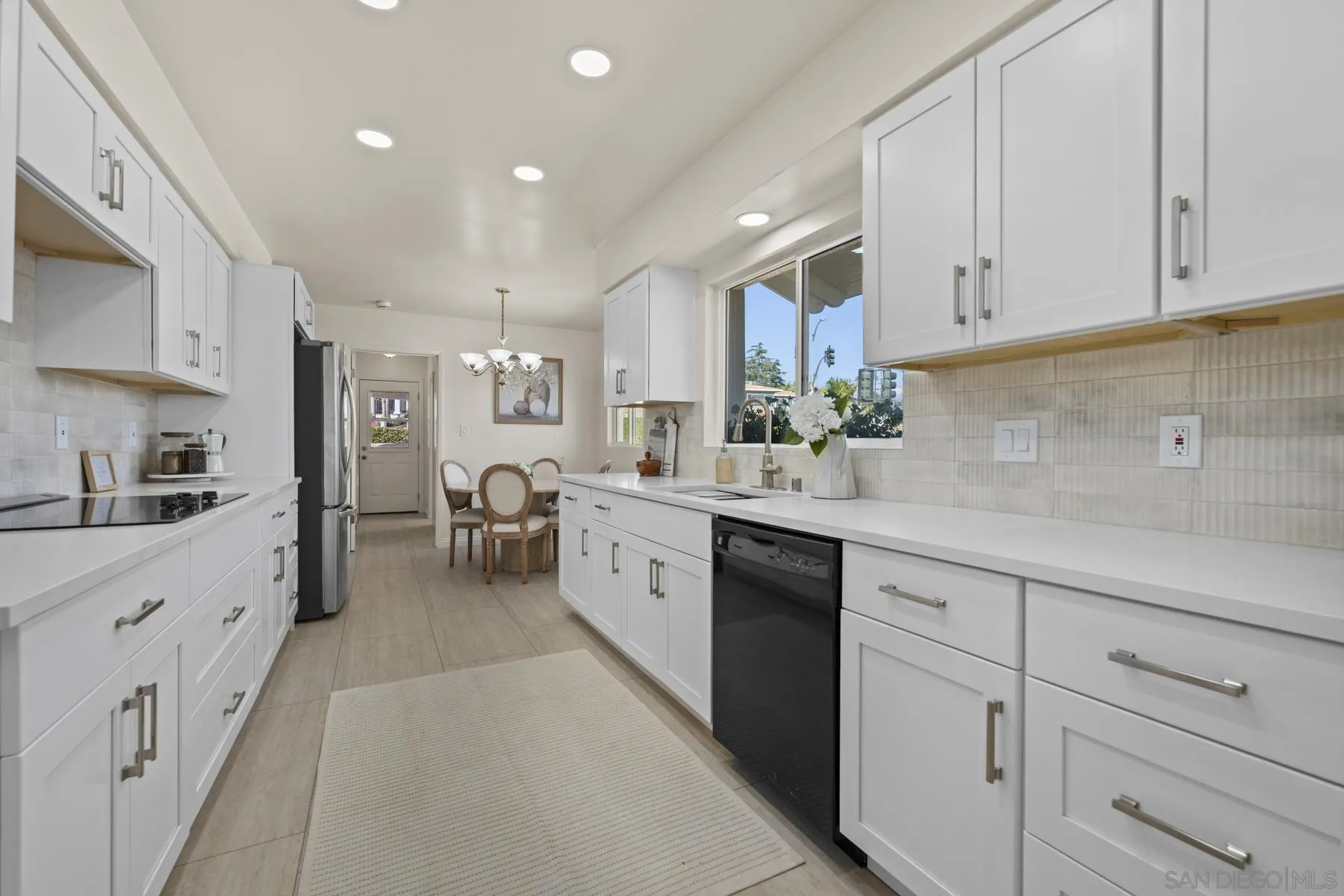https://cdn.realtyfeed.com/cdn/127/260021454/2938415117edbf270f133e8282834dbe.webp