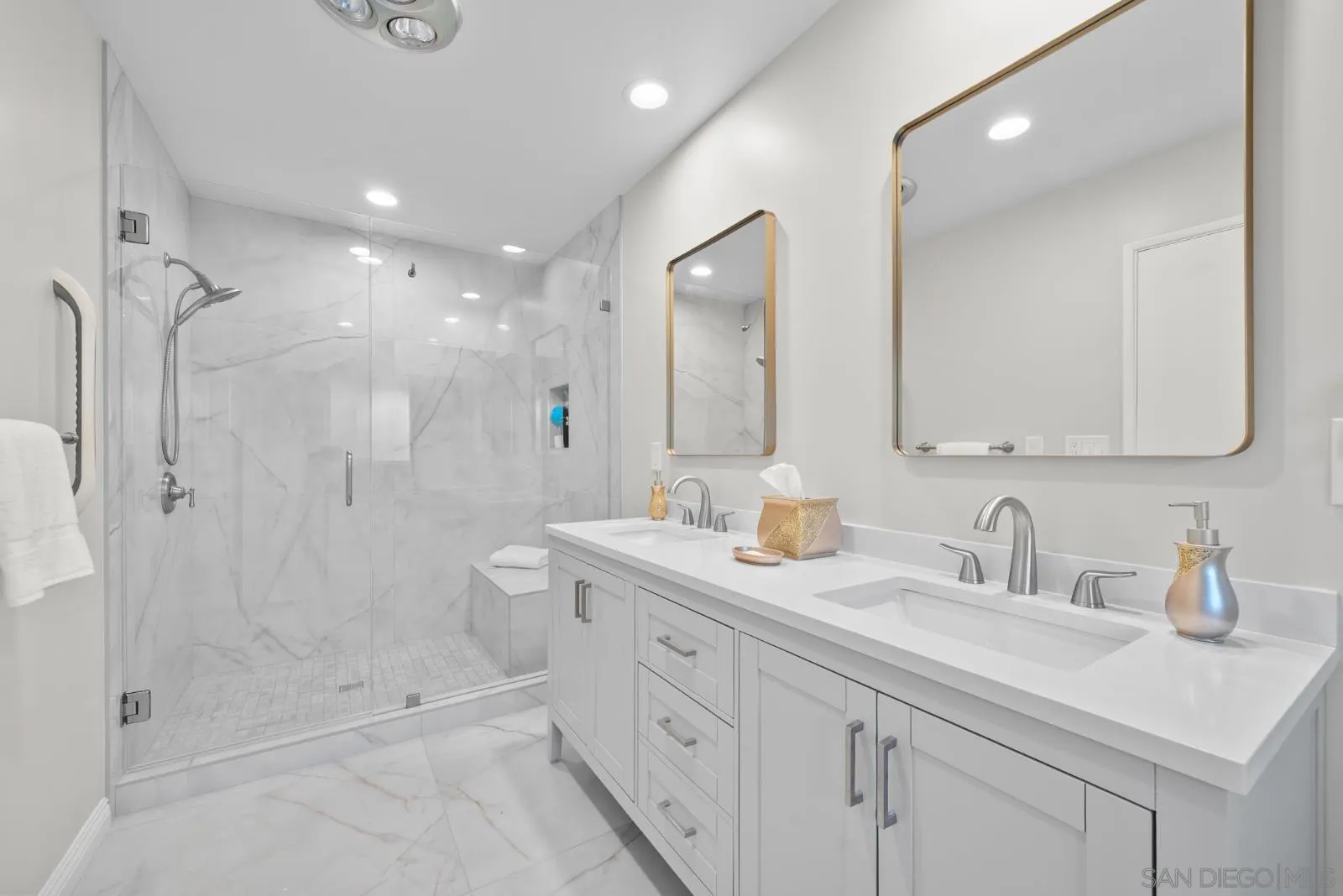 https://cdn.realtyfeed.com/cdn/127/260021454/4c4fbe5da240d1135b226aa5a93a36fa.webp