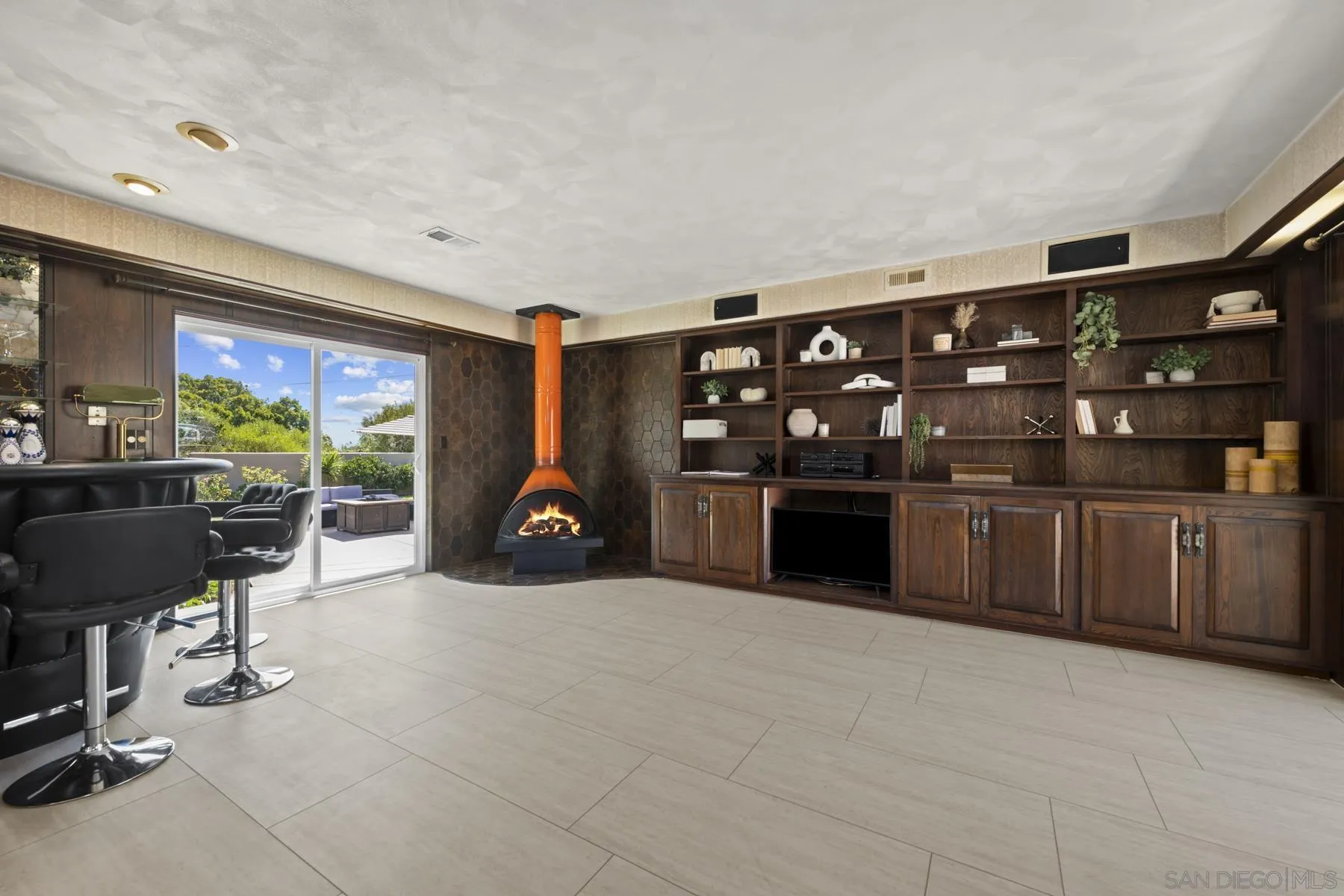 https://cdn.realtyfeed.com/cdn/127/260021454/55003cafba571a89605fc75cc27baa0f.webp
