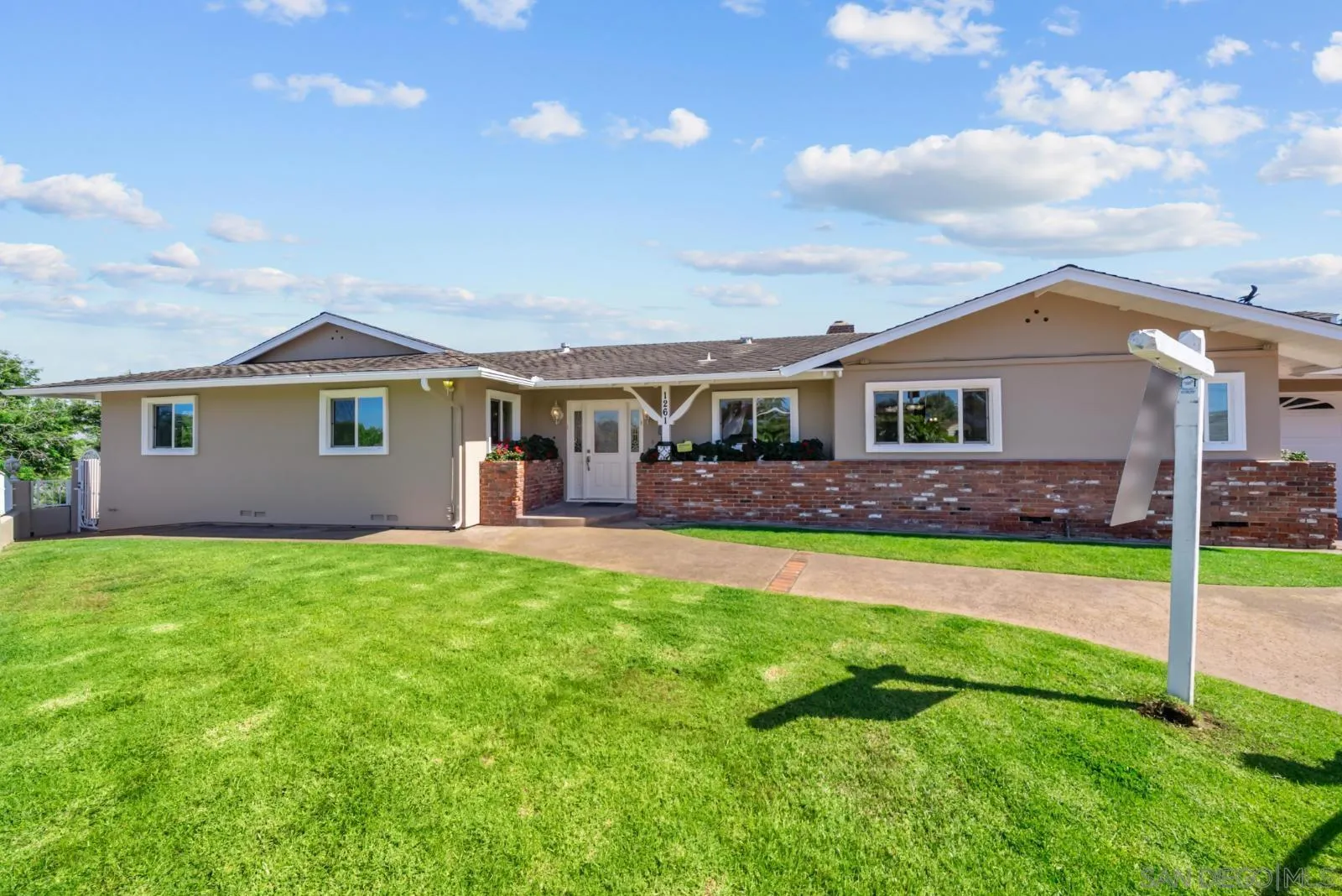 https://cdn.realtyfeed.com/cdn/127/260021454/5701dfde6ec425b14a3b12af9f3d310b.webp