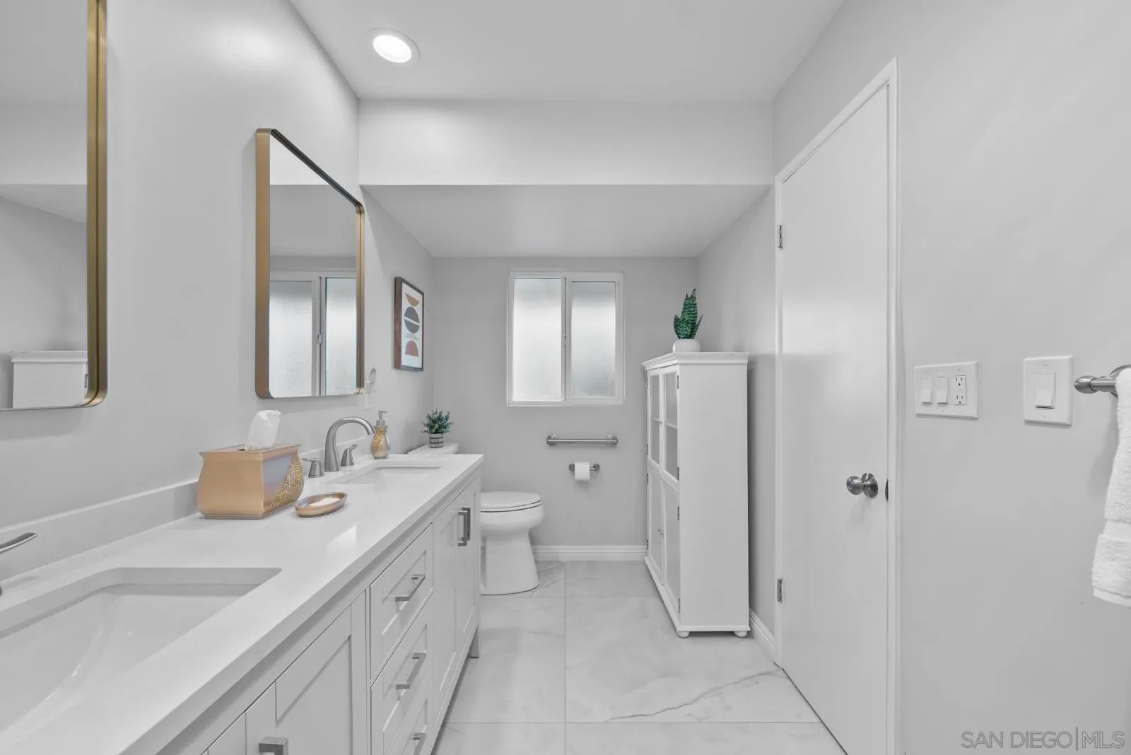 https://cdn.realtyfeed.com/cdn/127/260021454/f0b342d5f66c3349c2e6932bc7d7c1d5.webp