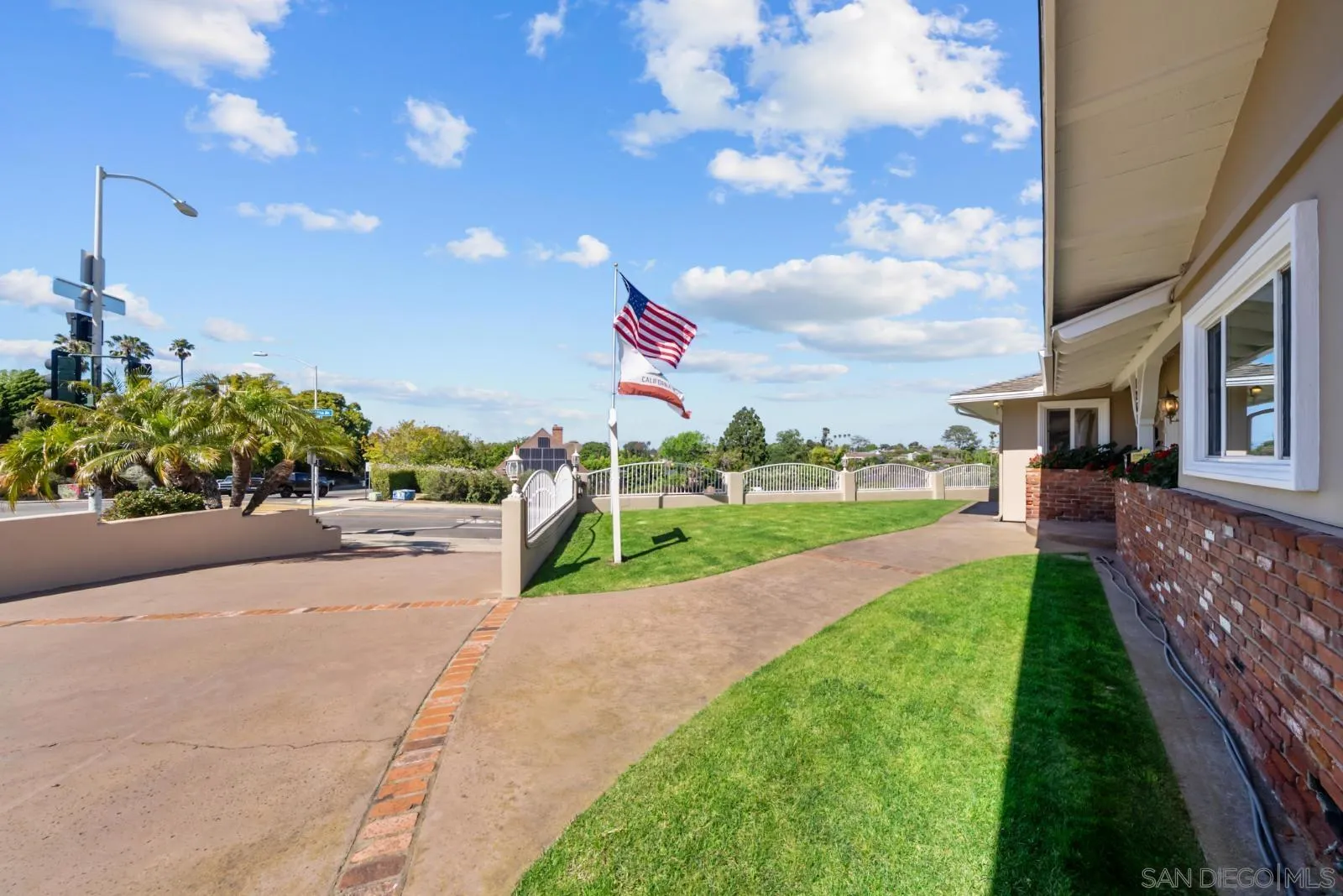 https://cdn.realtyfeed.com/cdn/127/260021454/f6137dd7bc3b6a061ddc3fce10c20c80.webp