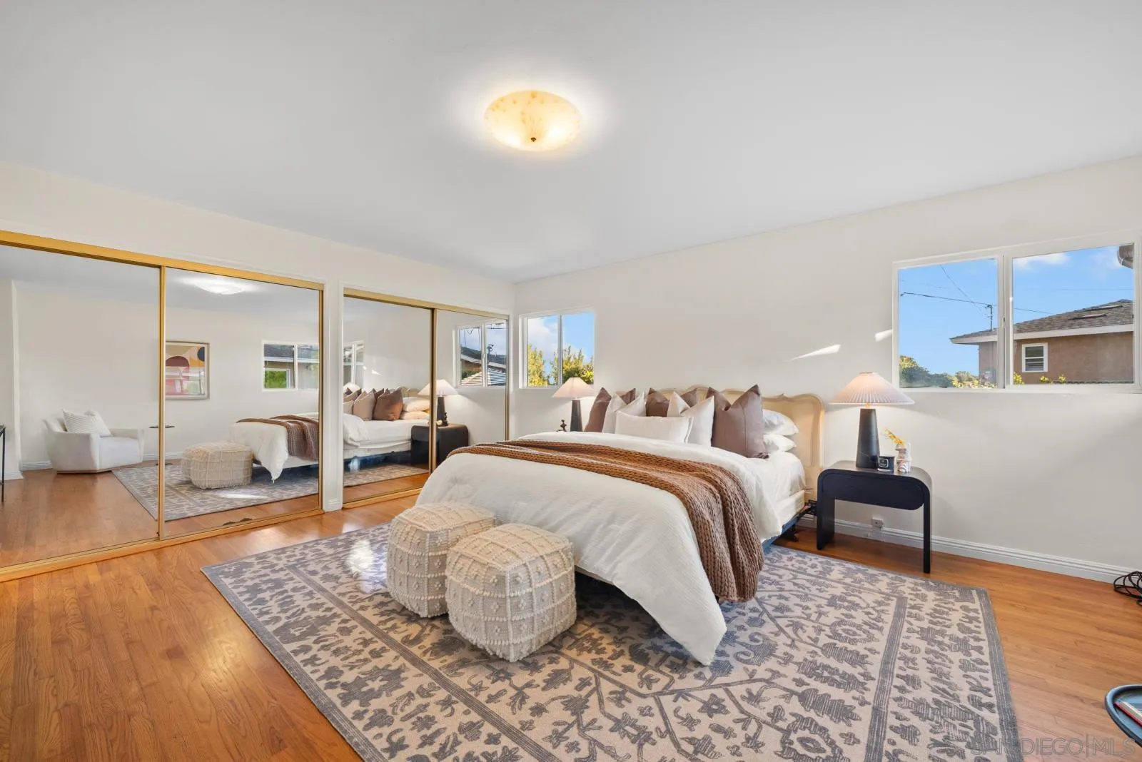 https://cdn.realtyfeed.com/cdn/127/260021454/fb353188e3ca9096f2341f6acf9f29ed.webp