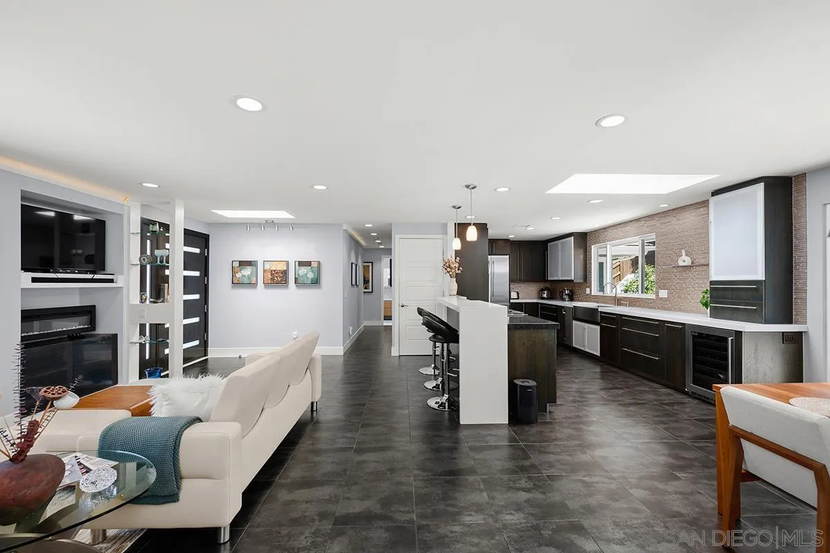 https://cdn.realtyfeed.com/cdn/127/260021455/64baeac38dad6b047a53d83a7cf2ce3e.webp