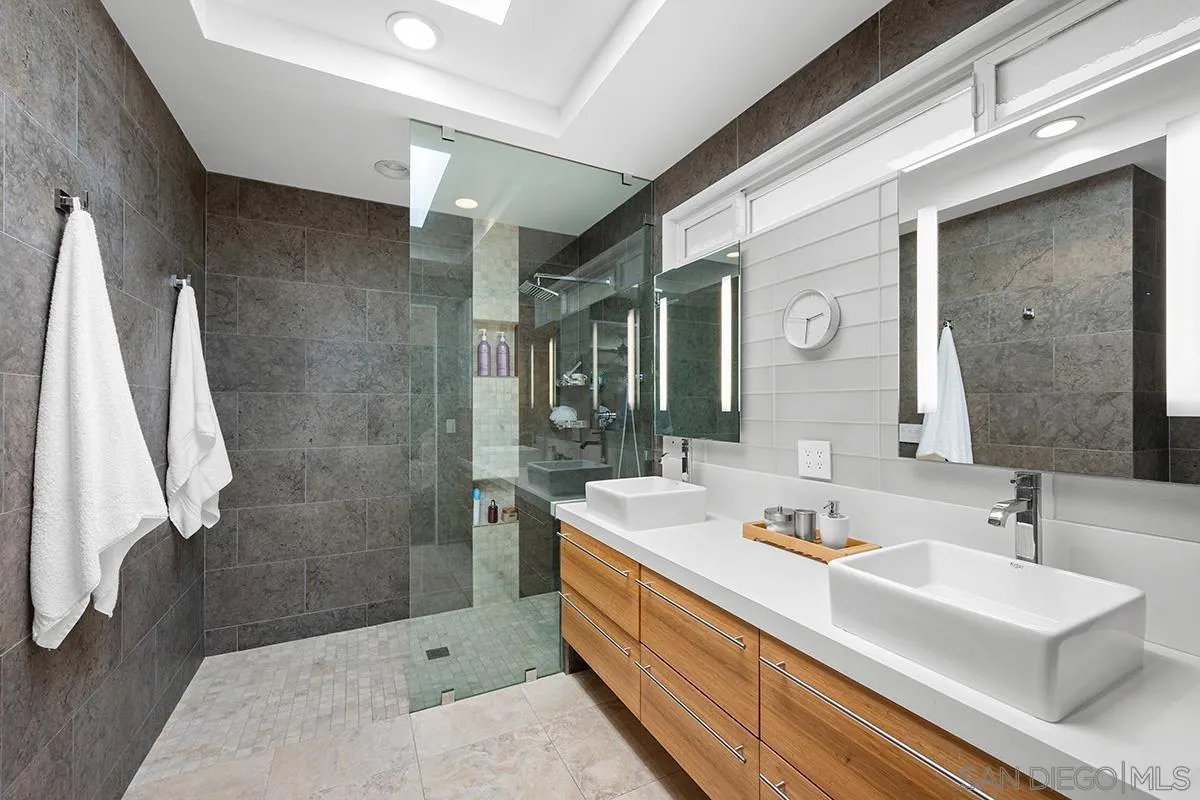 https://cdn.realtyfeed.com/cdn/127/260021455/b09e5664d9f1f70e20e221f763fd8435.webp