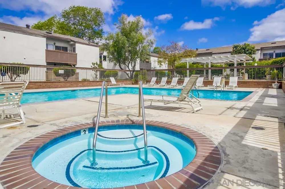 https://cdn.realtyfeed.com/cdn/127/260021460/5bed064bb1db24678d8b911e5dba5abd.webp